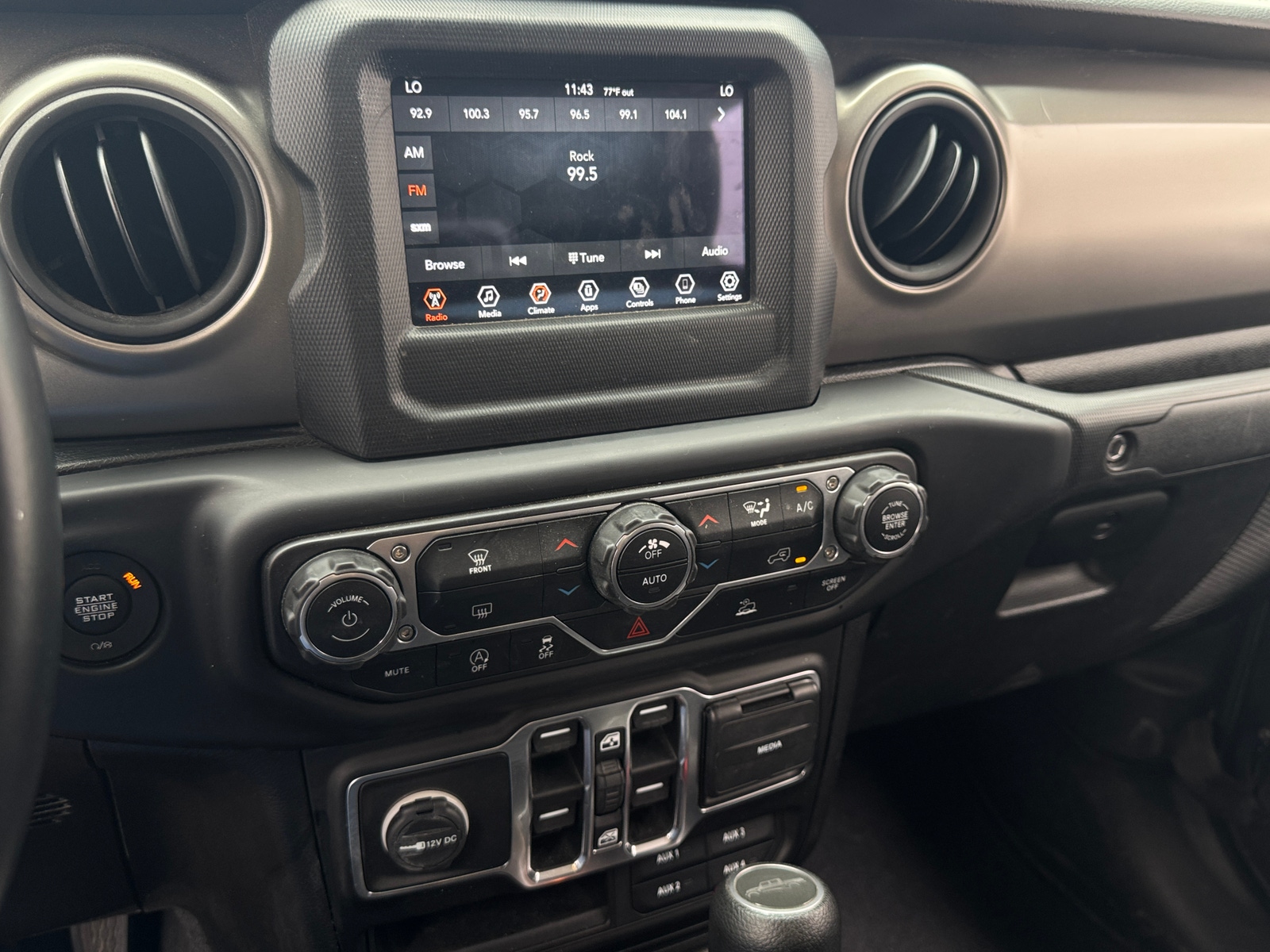 Thumbnail: 2021 Jeep Gladiator - 3