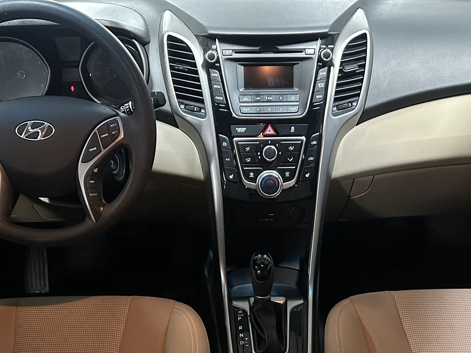 Thumbnail: 2016 Hyundai Elantra - 3