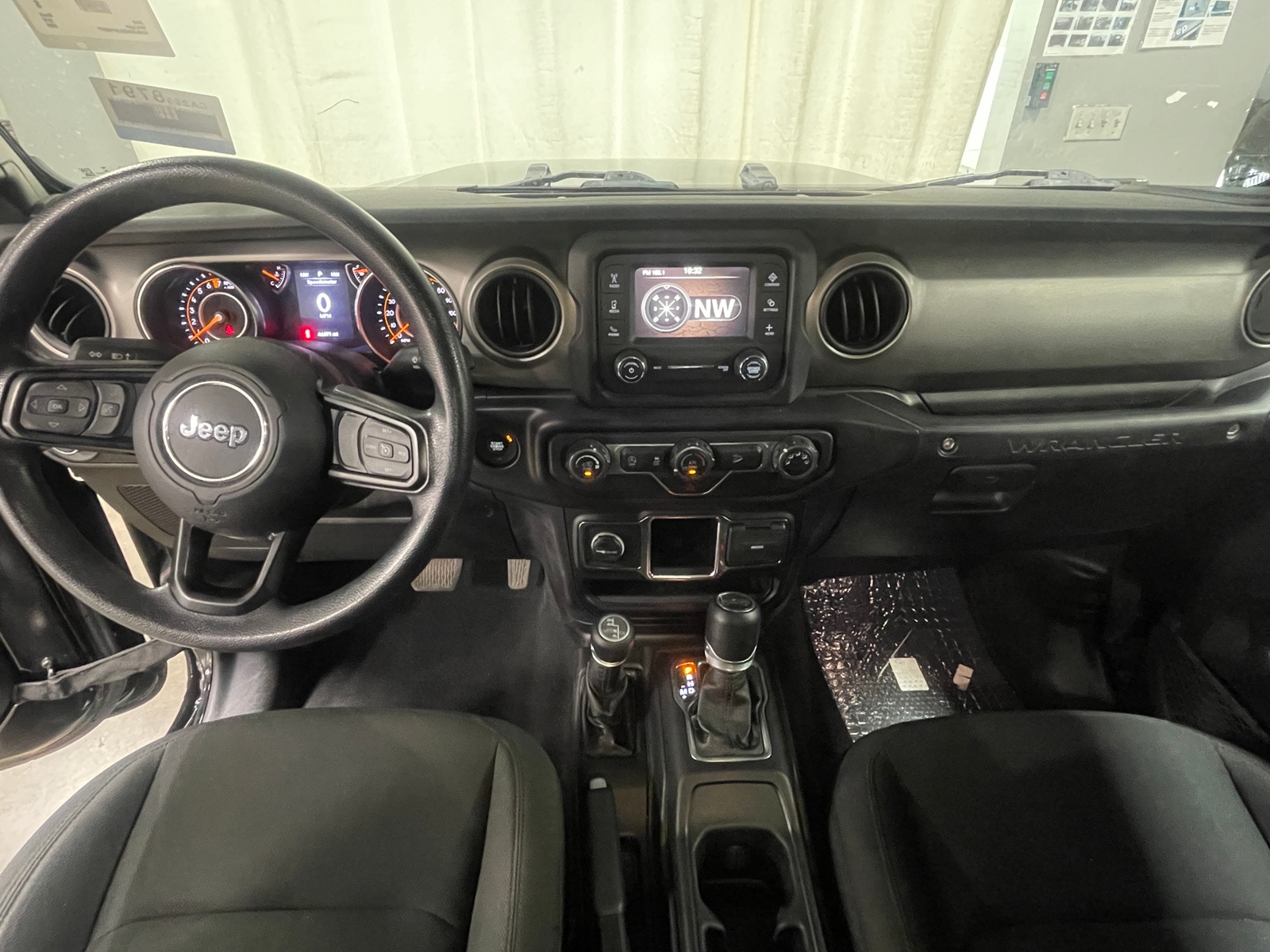 Thumbnail: 2020 Jeep Wrangler - 3