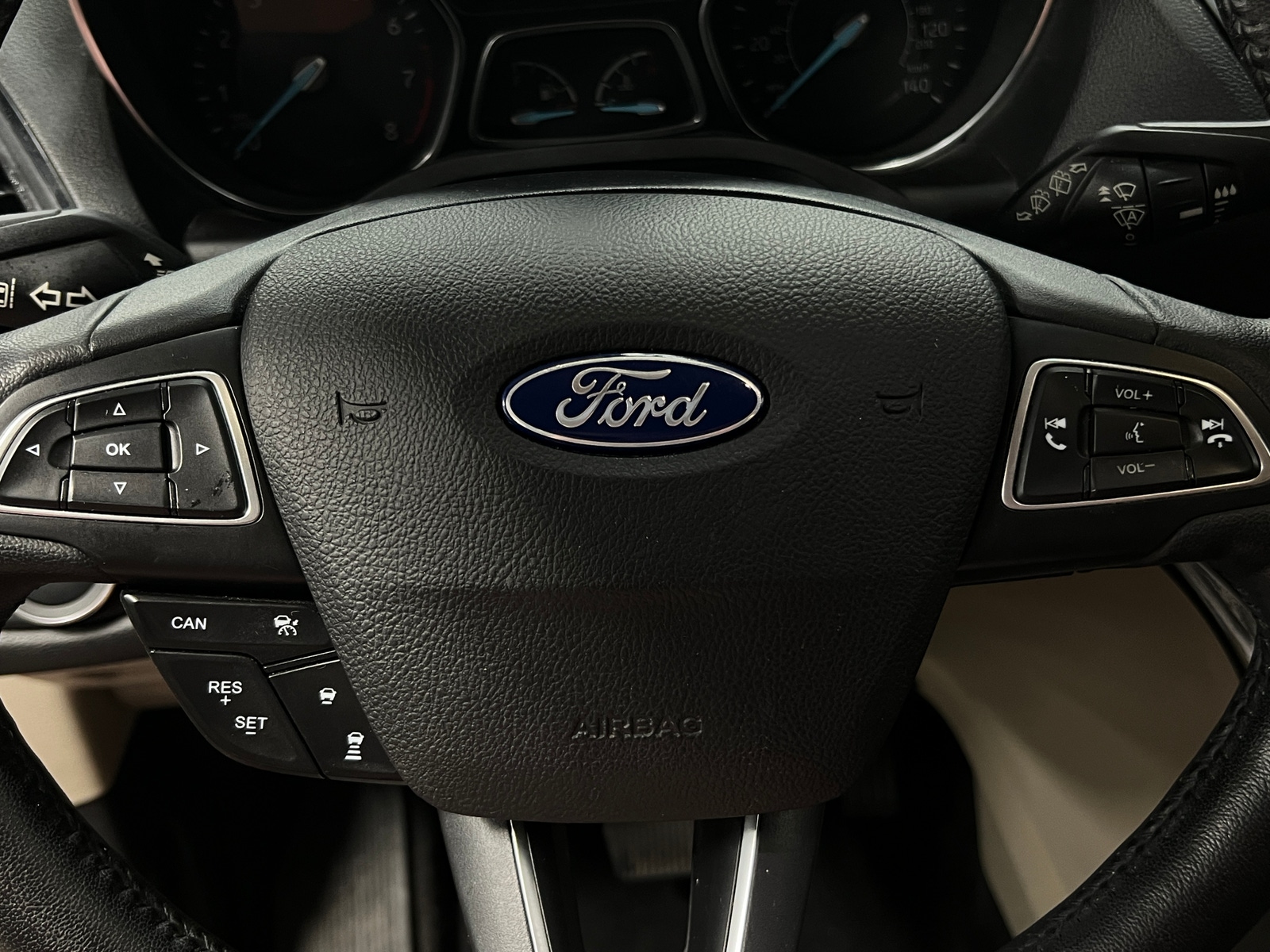 Thumbnail: 2019 Ford Escape - 4