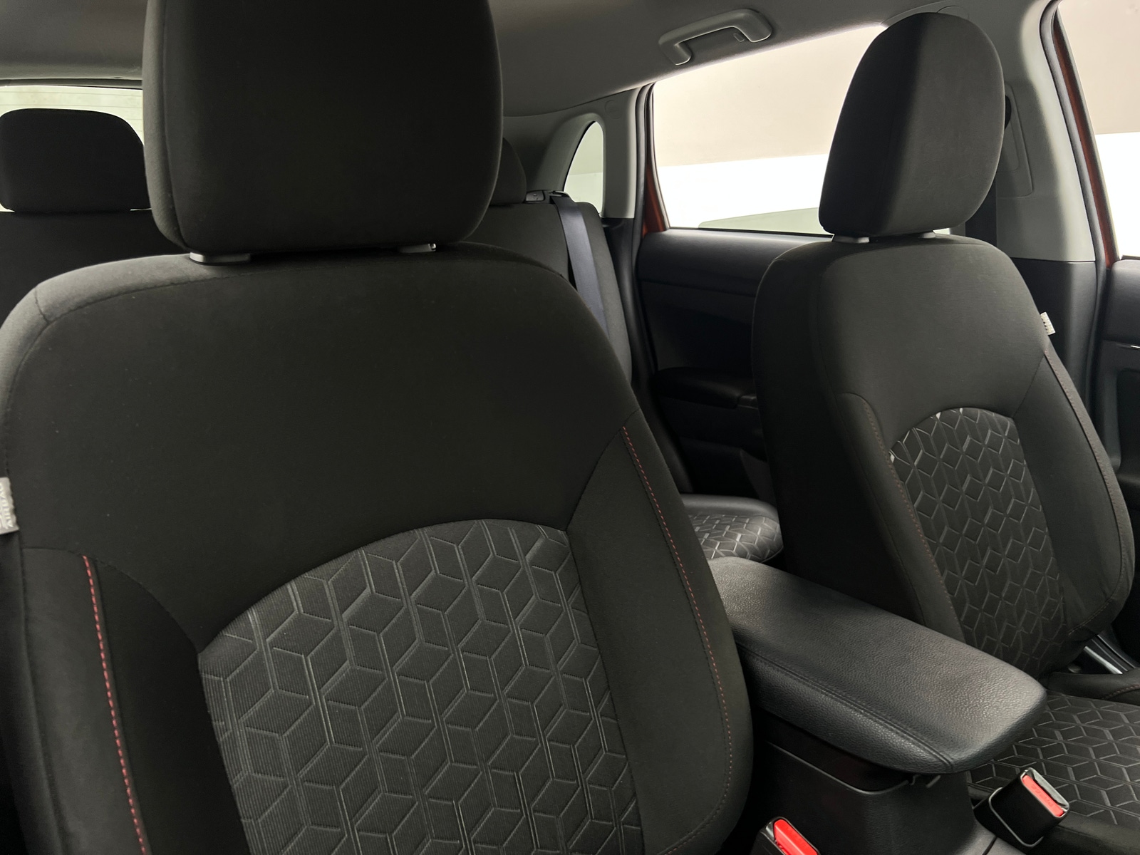 Thumbnail: 2022 Mitsubishi Outlander Sport - 2