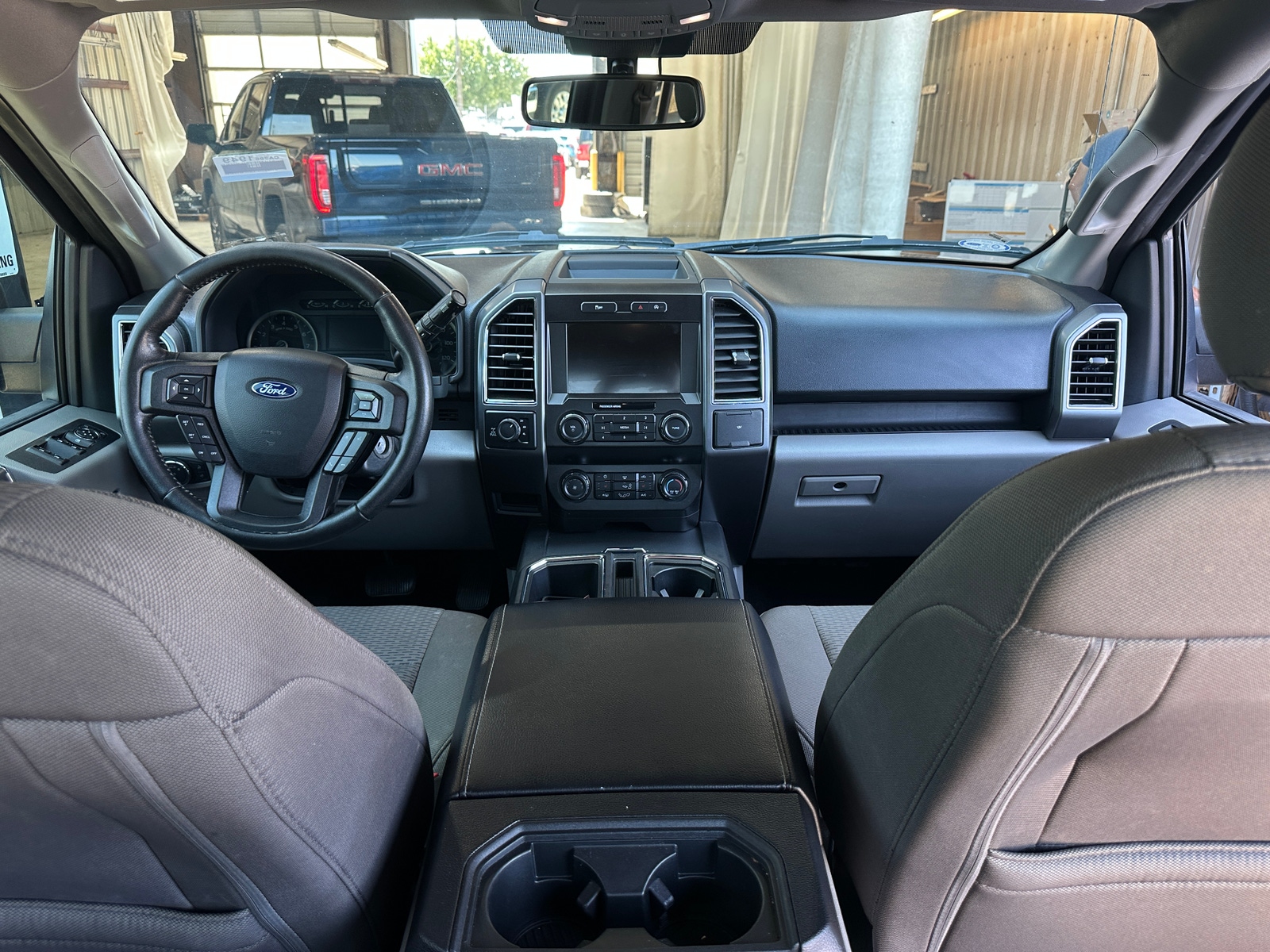 Thumbnail: 2019 Ford Econoline - 3