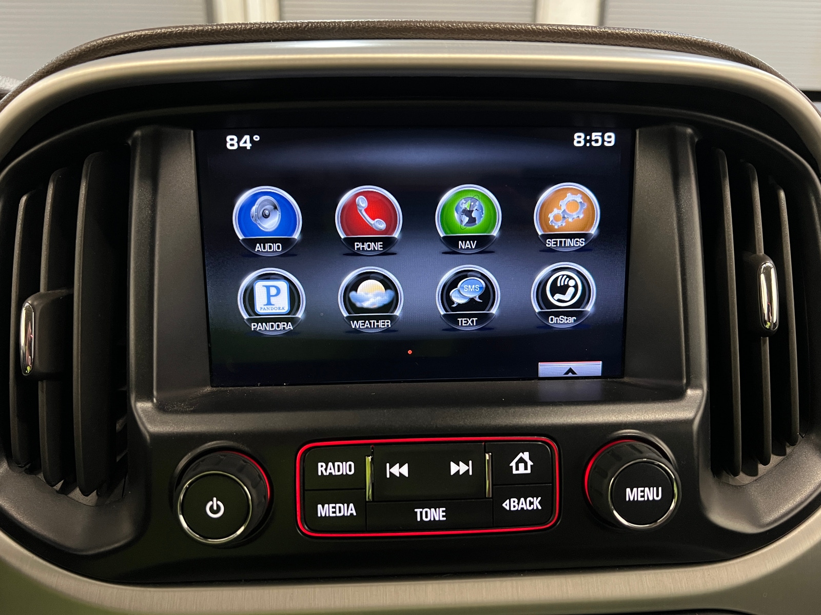 Thumbnail: 2015 GMC Canyon - 3