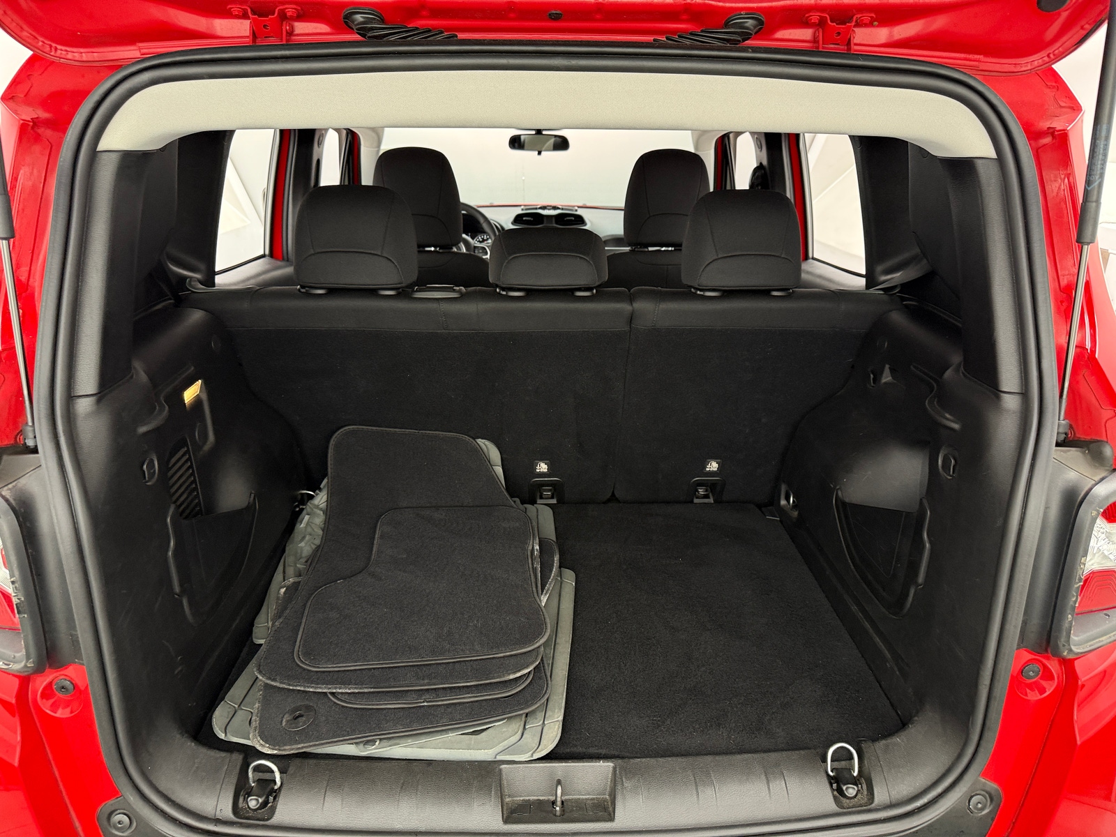Thumbnail: 2020 Jeep Renegade - 7