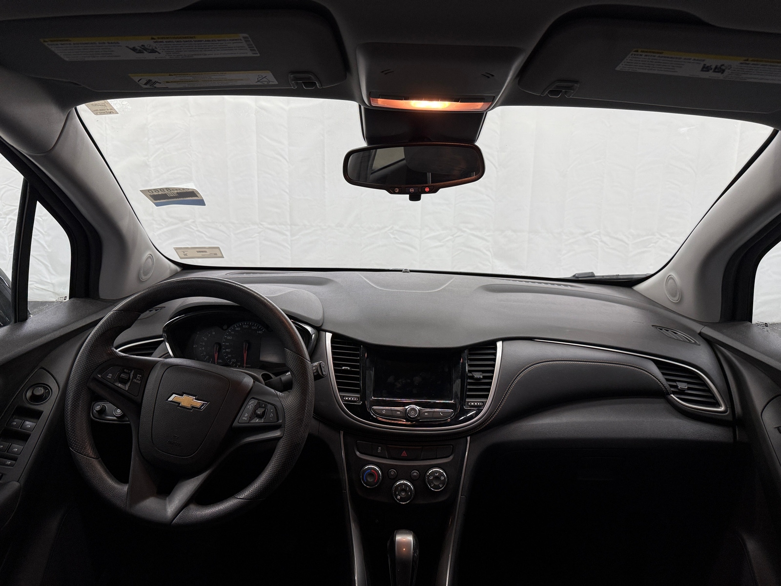 Thumbnail: 2018 Chevrolet Trax - 3