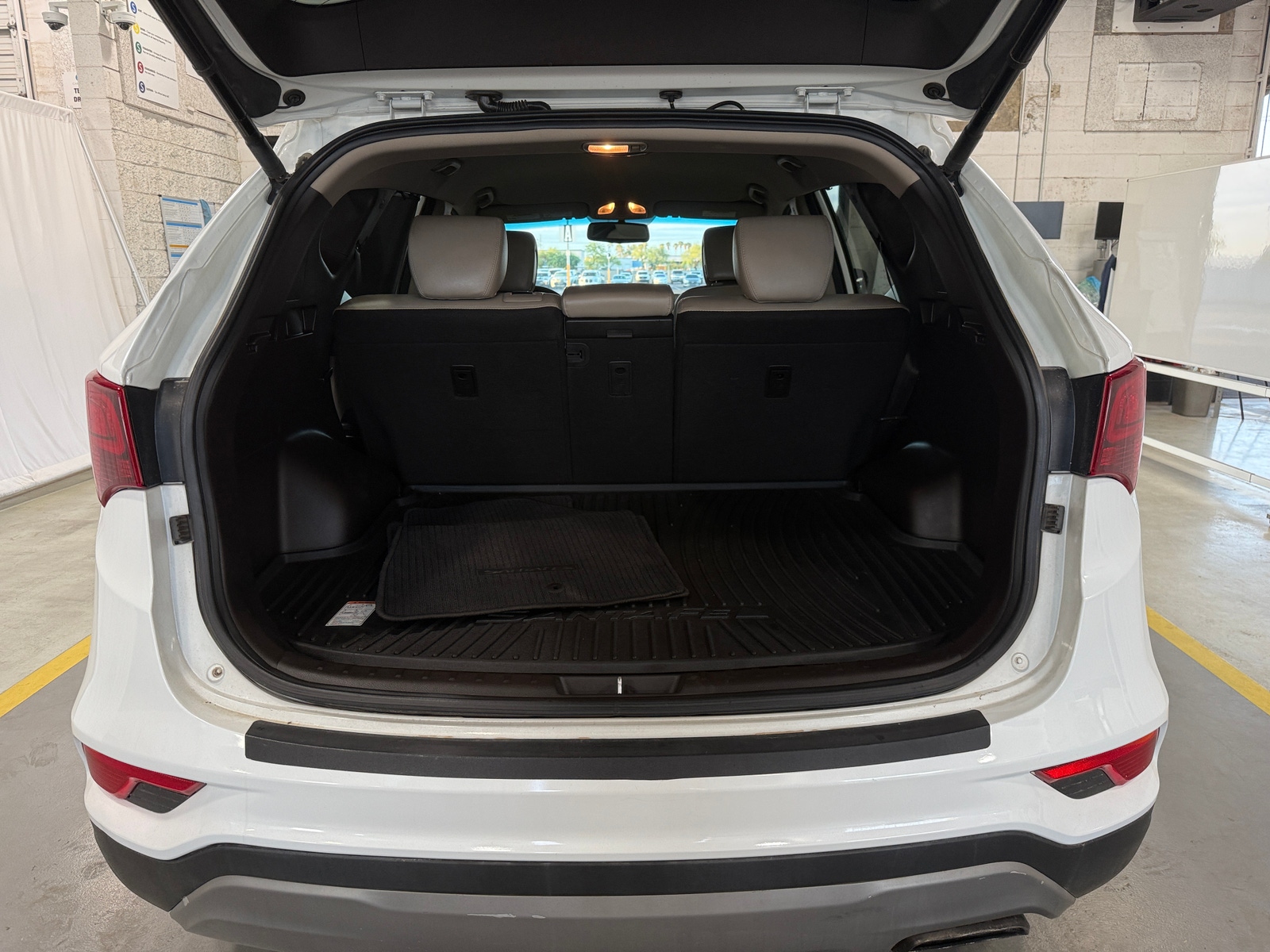 Thumbnail: 2017 Hyundai Santa Fe - 6