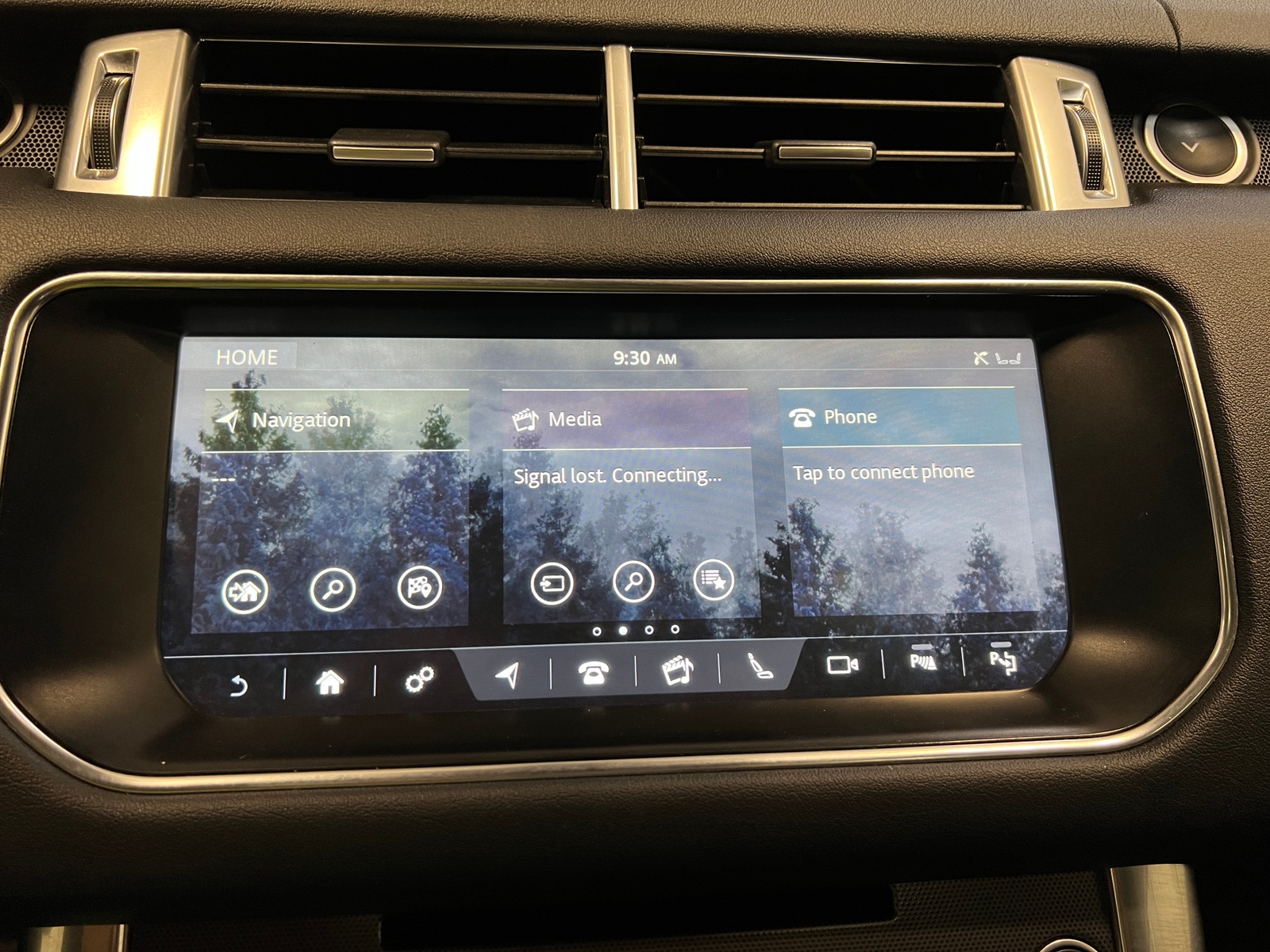 Thumbnail: 2017 Land Rover Range Rover Sport - 3