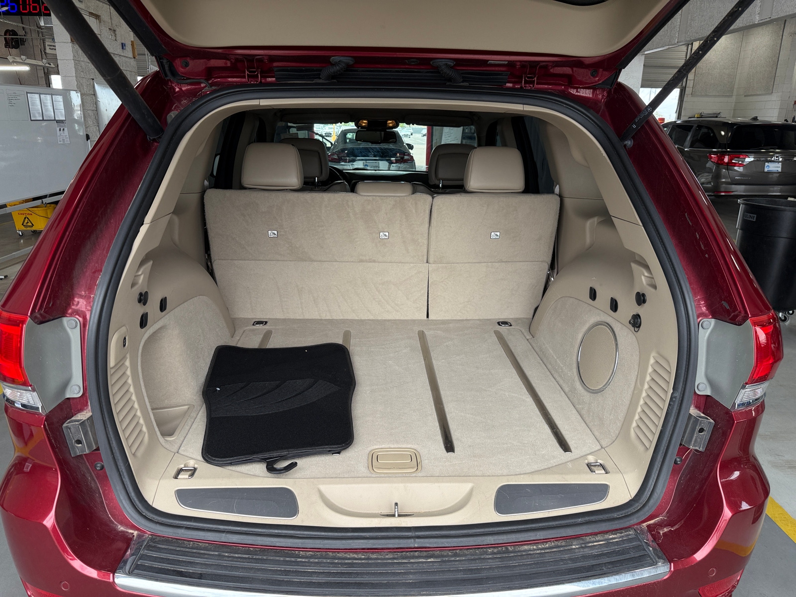 Thumbnail: 2014 Jeep Grand Cherokee - 7