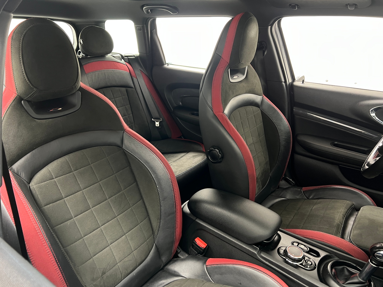 Thumbnail: 2019 MINI Cooper Clubman - 2