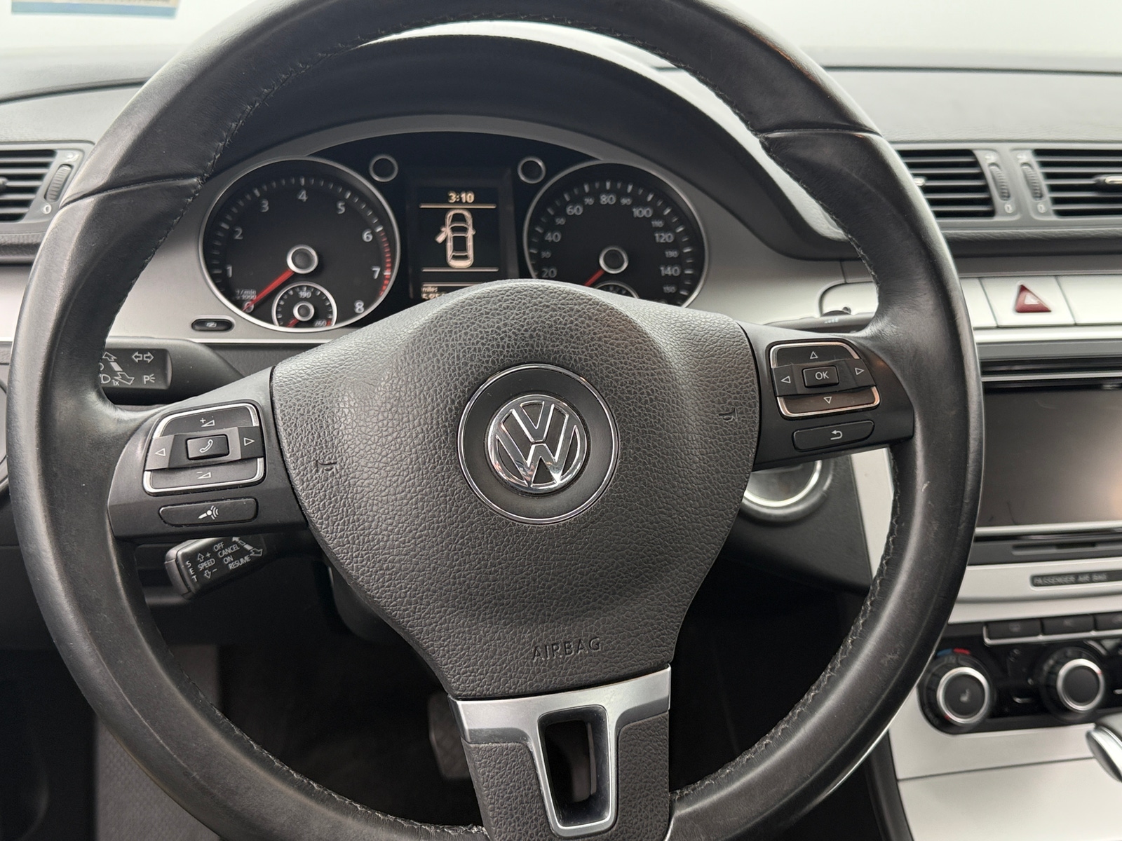 Thumbnail: 2010 Volkswagen Passat - 4