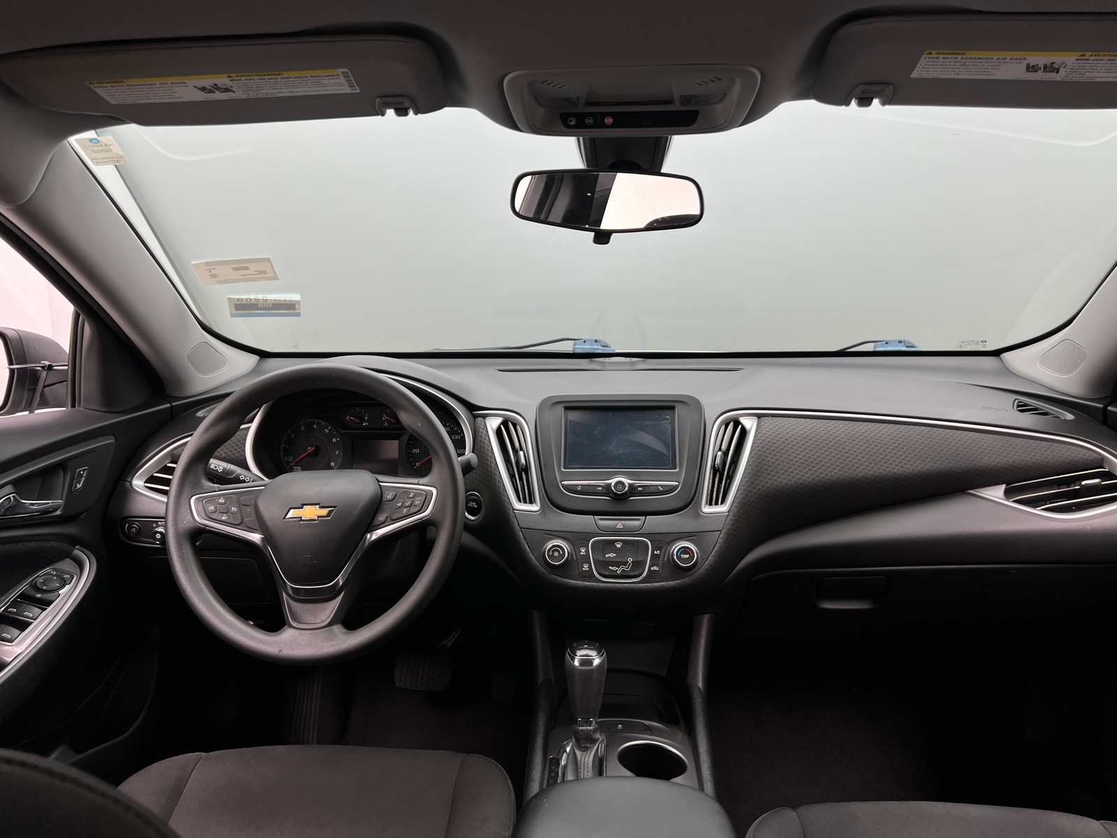 Thumbnail: 2018 Chevrolet Malibu - 3