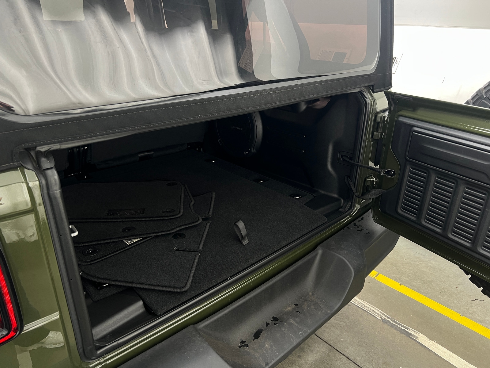 Thumbnail: 2022 Jeep Wrangler - 7