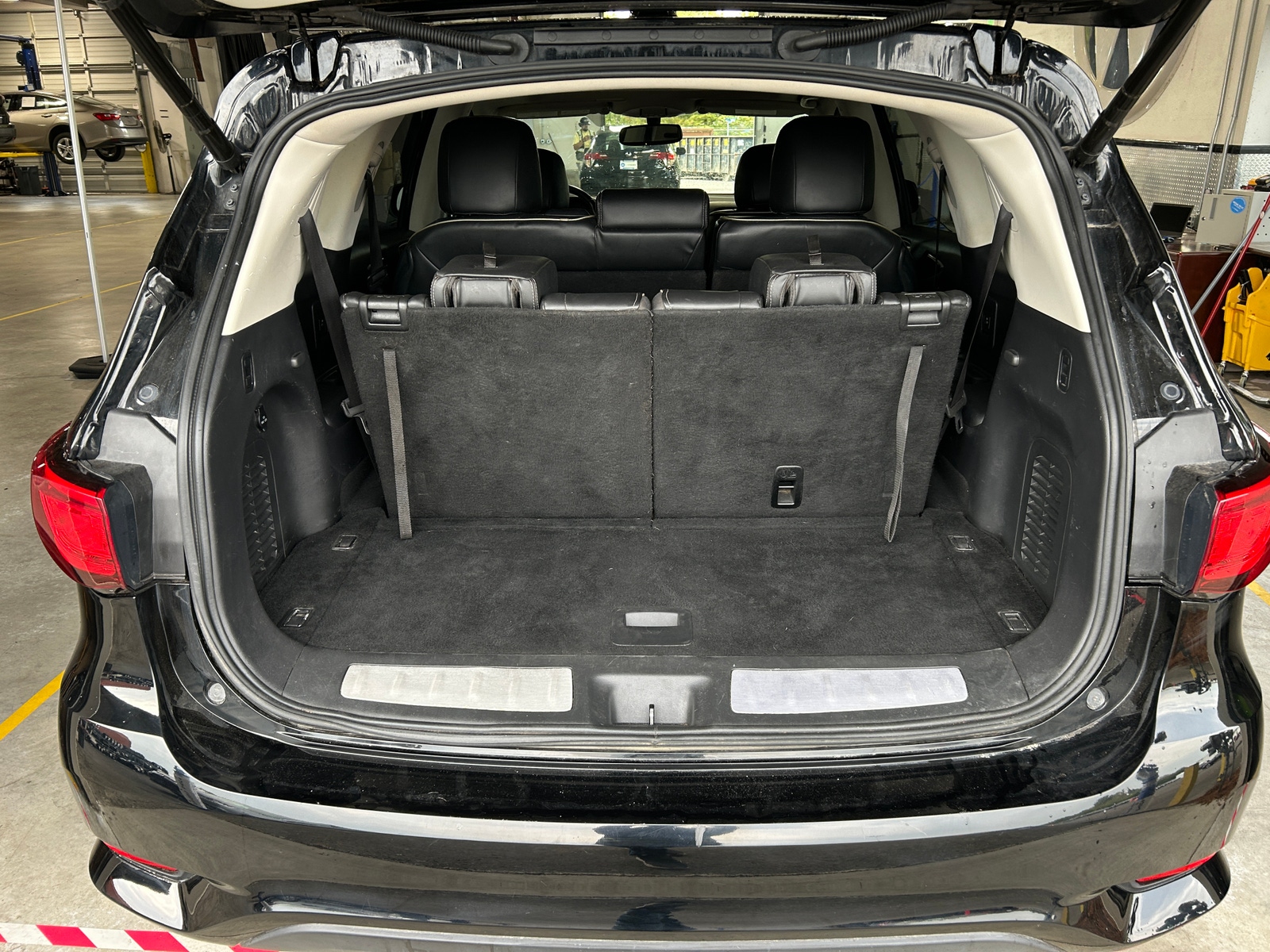 Thumbnail: 2017 INFINITI QX60 - 6