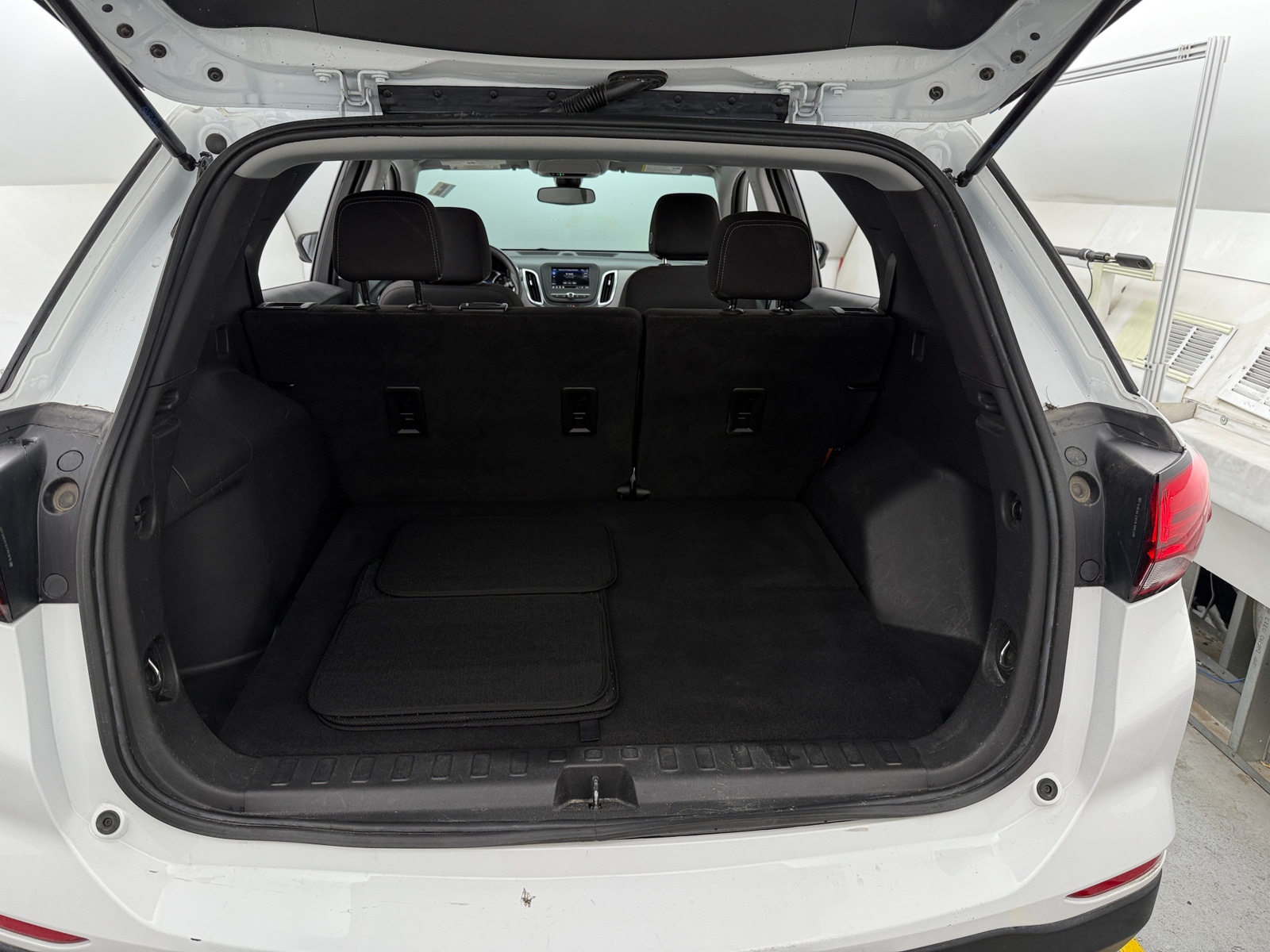 Thumbnail: 2022 Chevrolet Equinox - 7