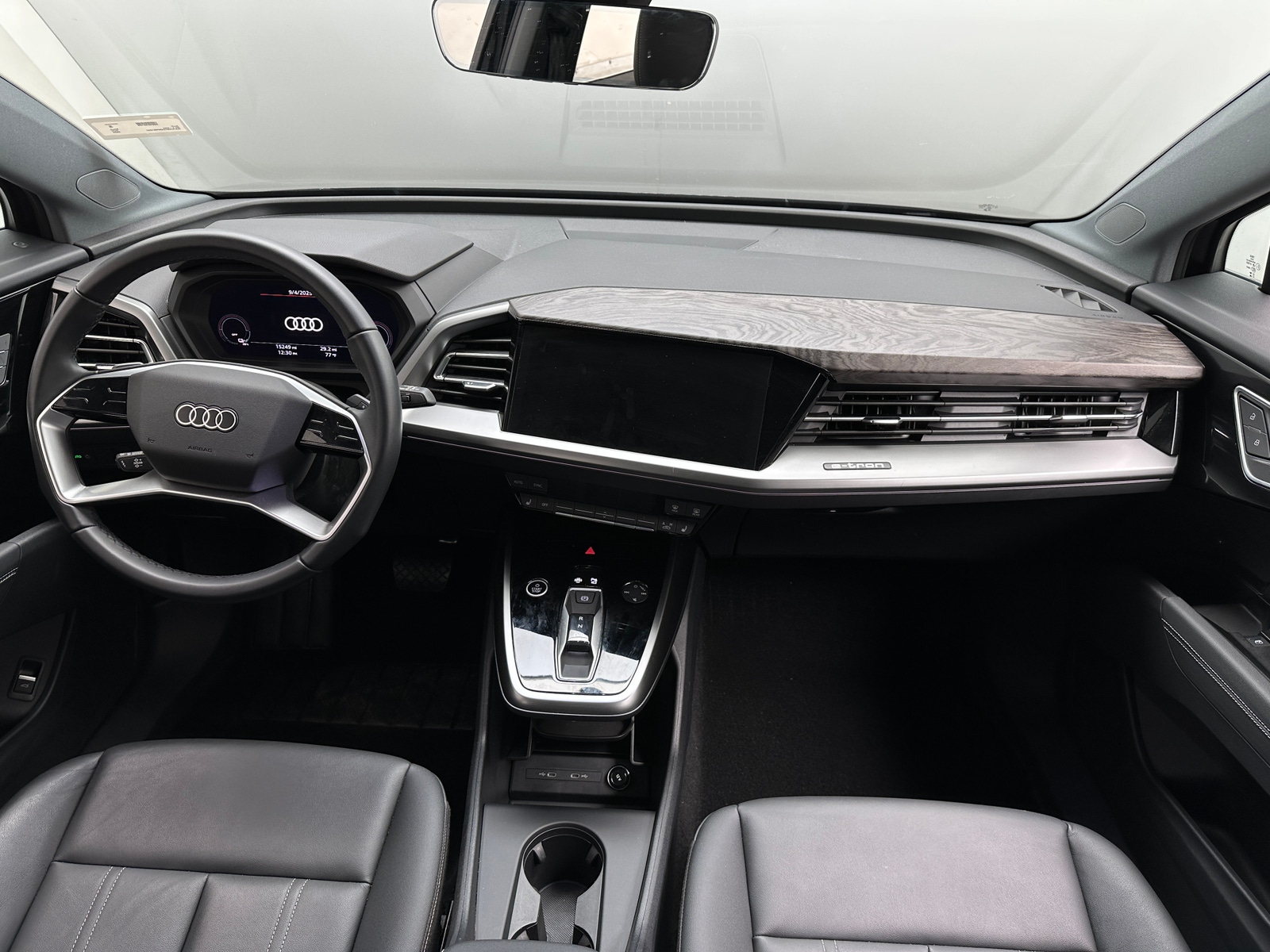 Thumbnail: 2024 Audi Q4 e-tron - 2