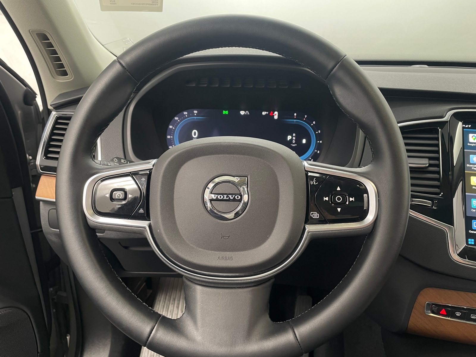 Thumbnail: 2025 Volvo XC90 - 4