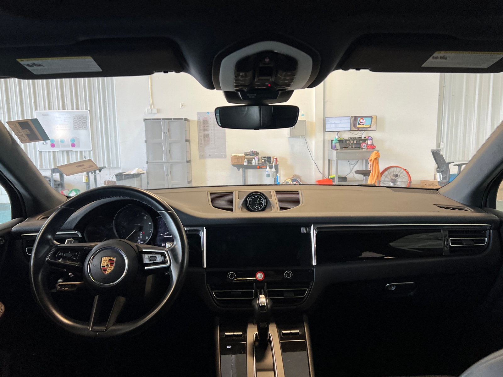 Thumbnail: 2022 Porsche Macan - 2