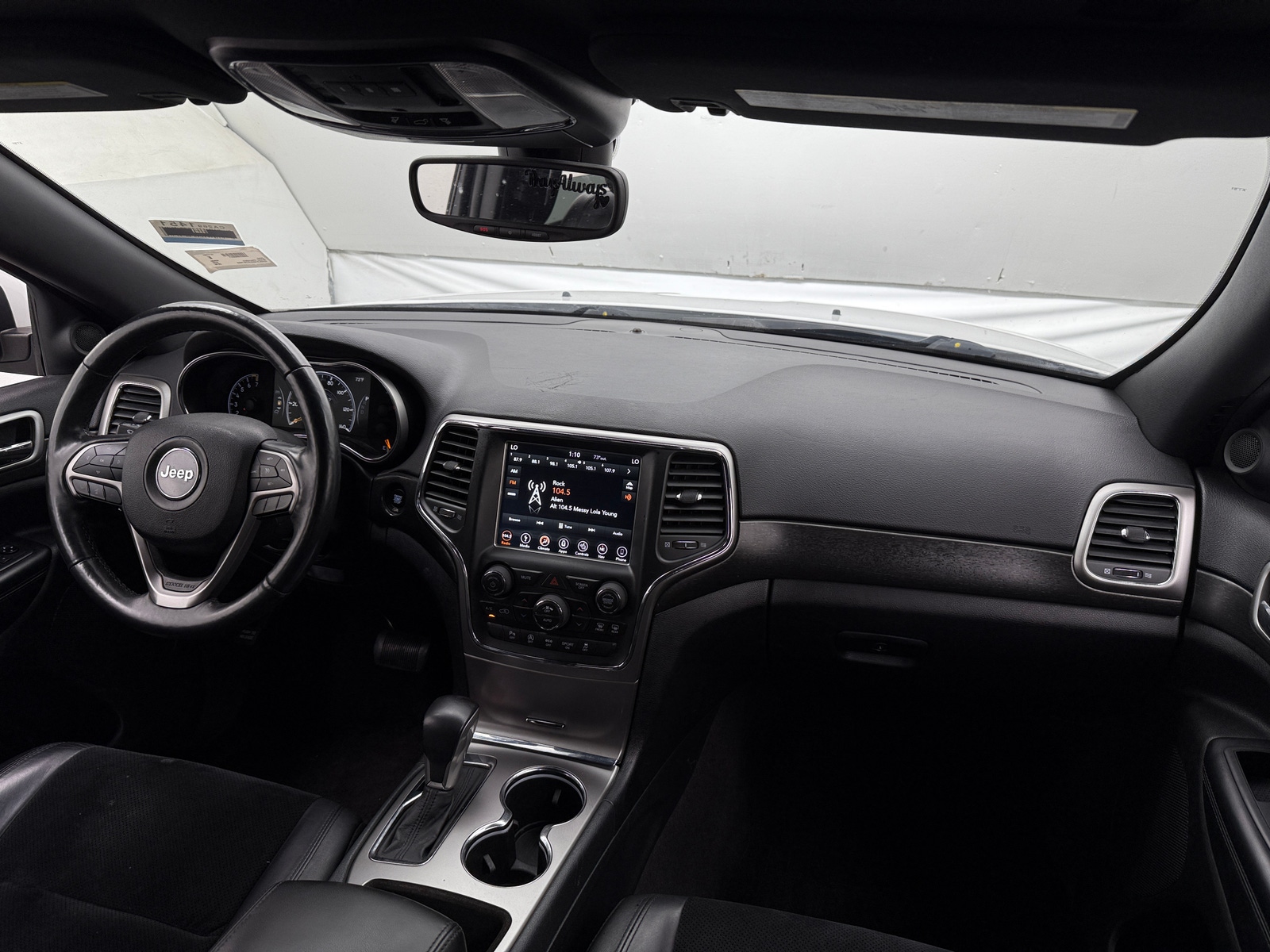 Thumbnail: 2018 Jeep Grand Cherokee - 3