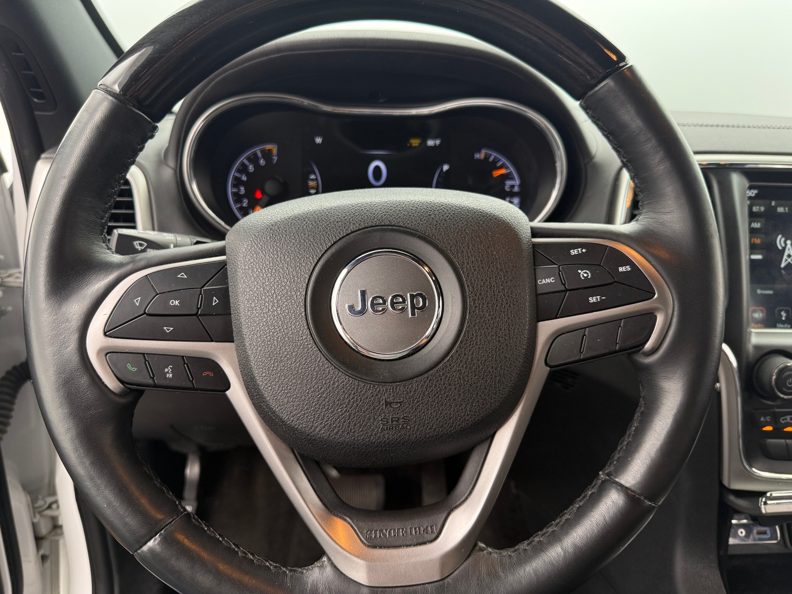 Thumbnail: 2018 Jeep Grand Cherokee - 4