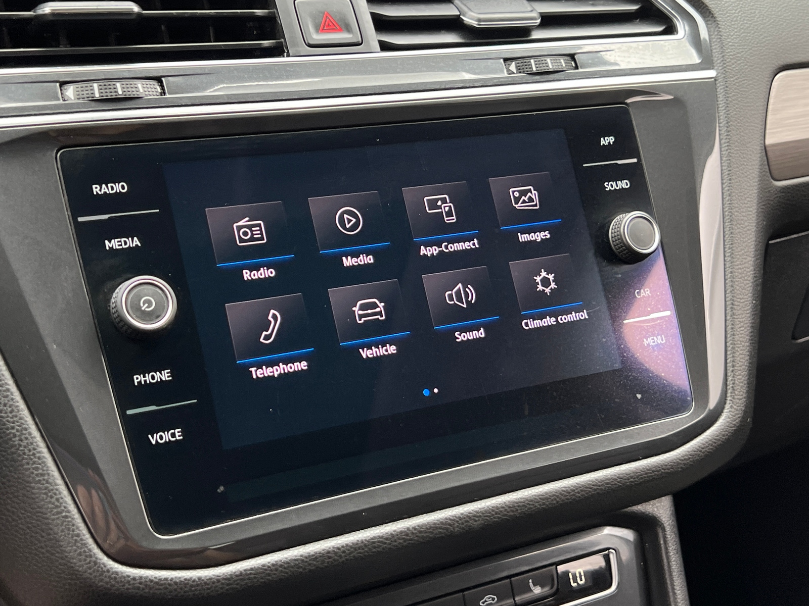 Thumbnail: 2019 Volkswagen Tiguan - 3