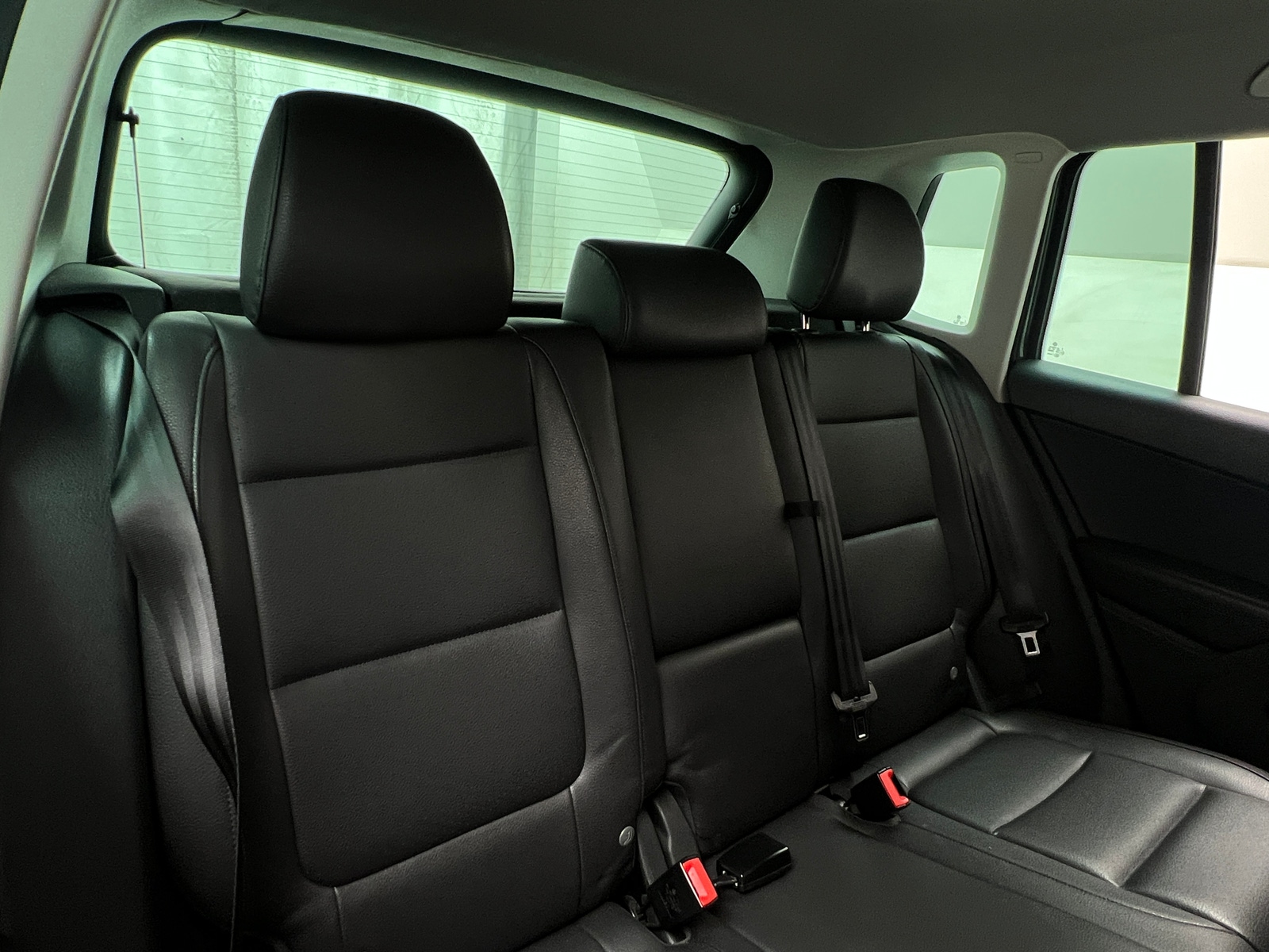 Thumbnail: 2012 Volkswagen Tiguan - 6