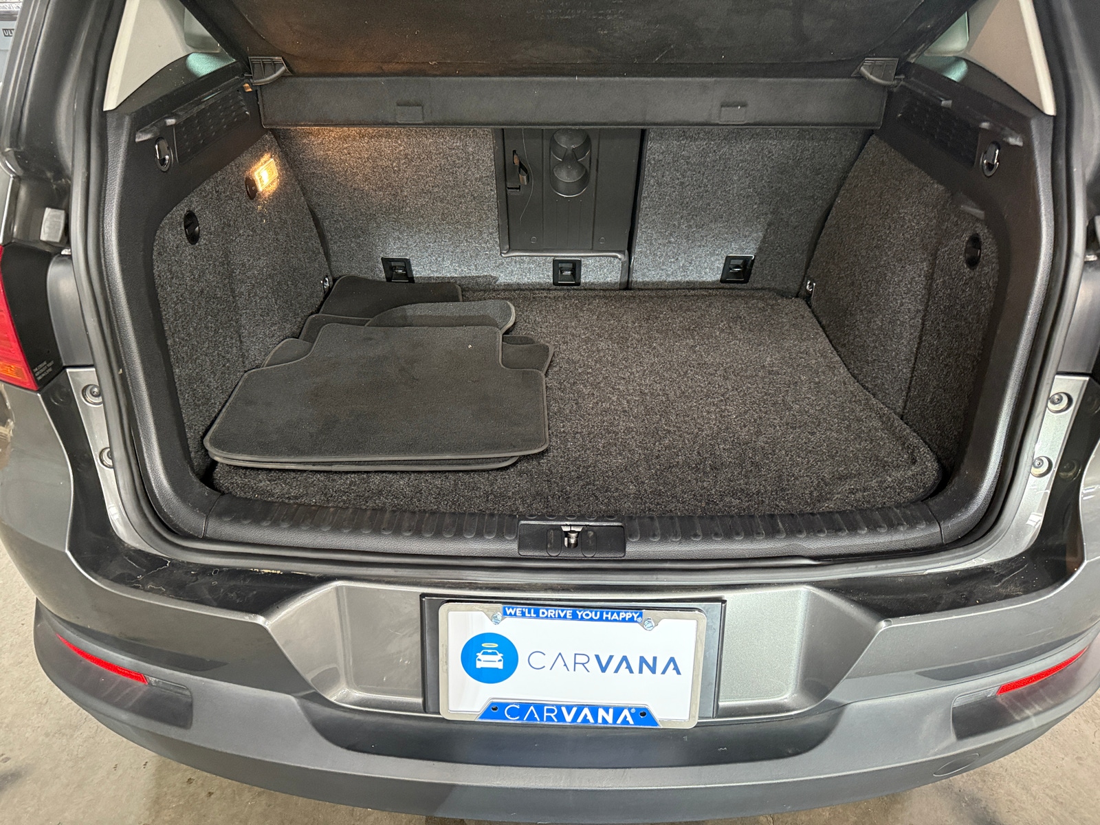 Thumbnail: 2012 Volkswagen Tiguan - 7