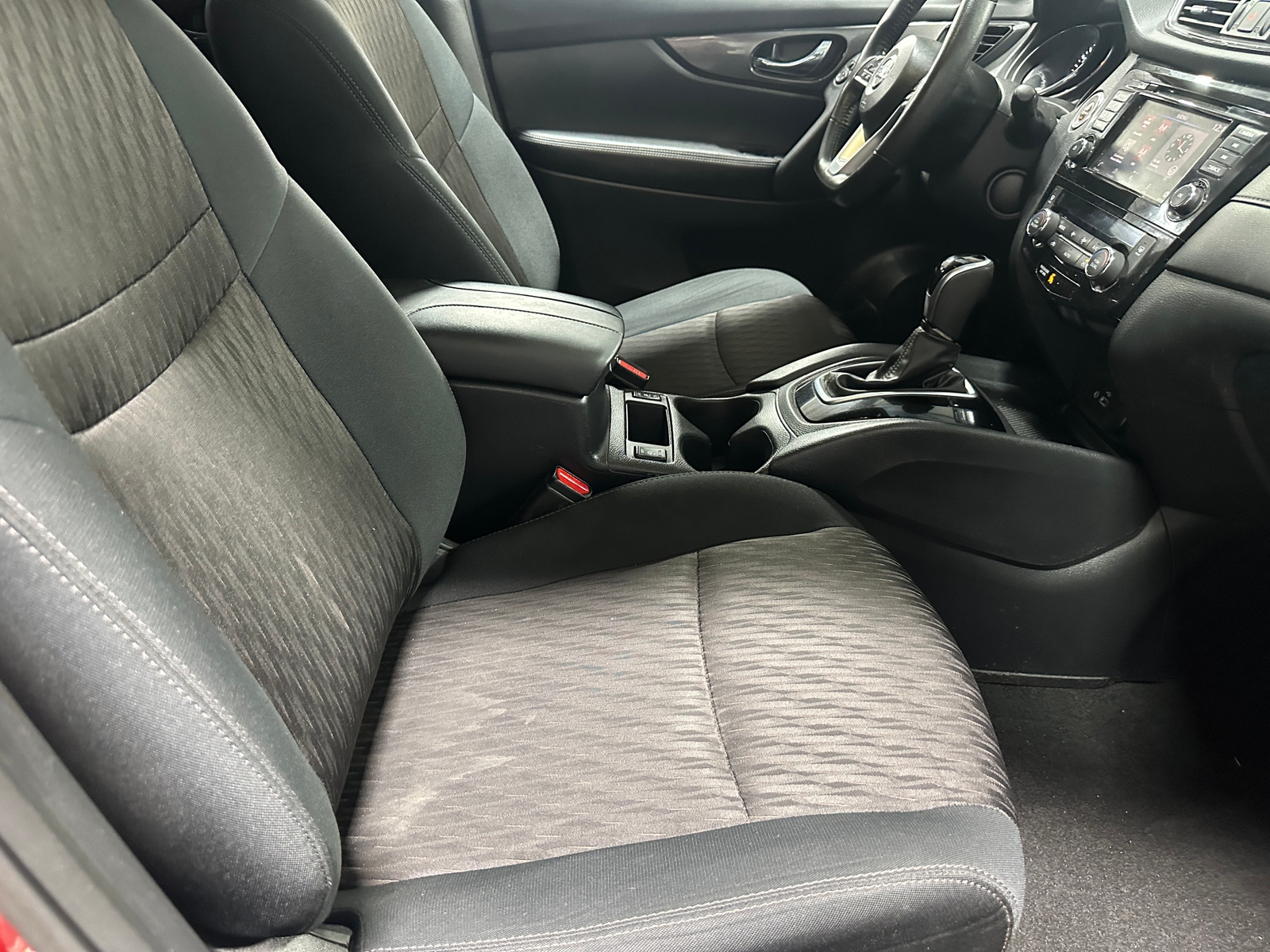 Thumbnail: 2019 Nissan Rogue - 2