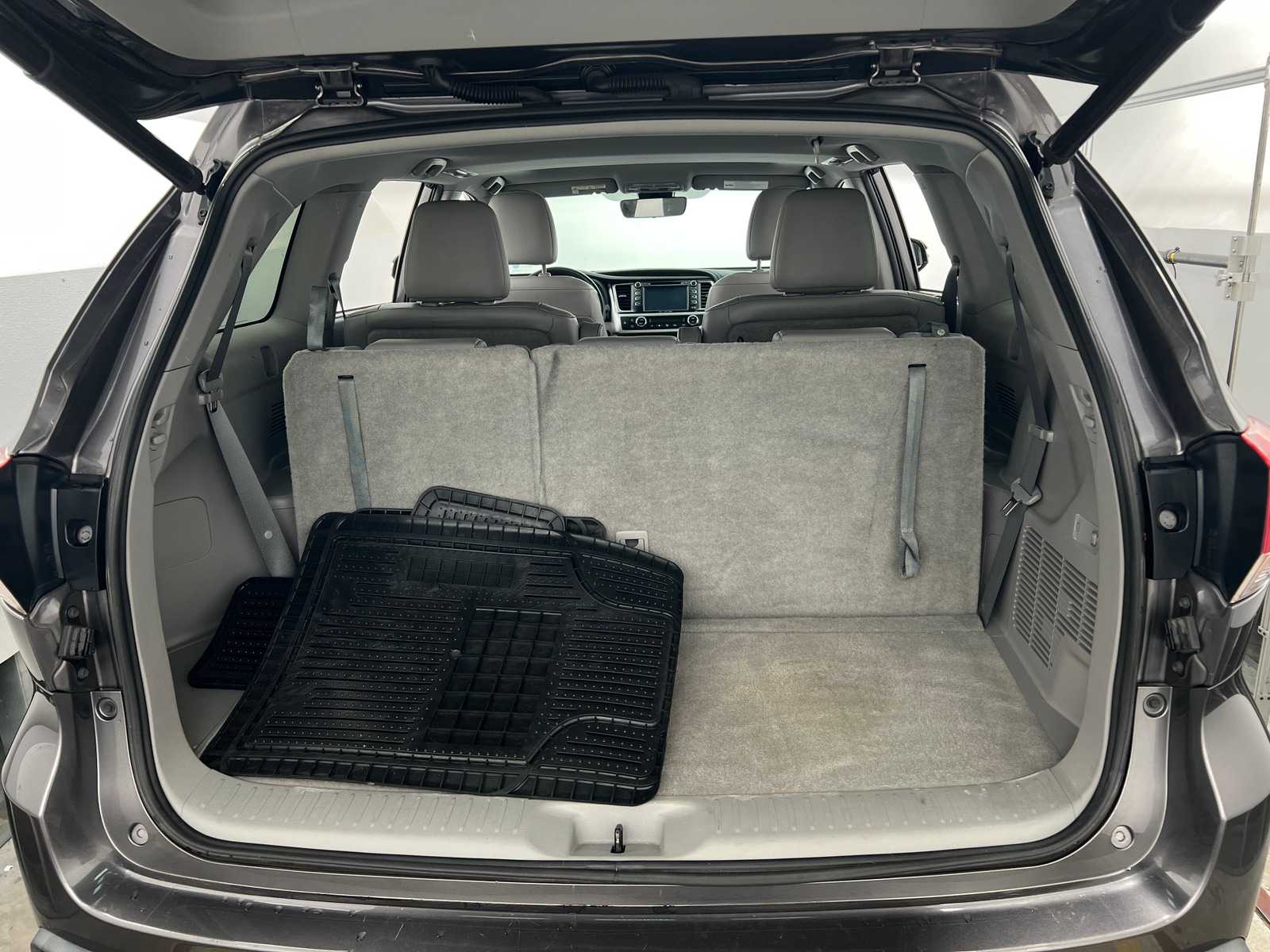 Thumbnail: 2019 Toyota Highlander - 6
