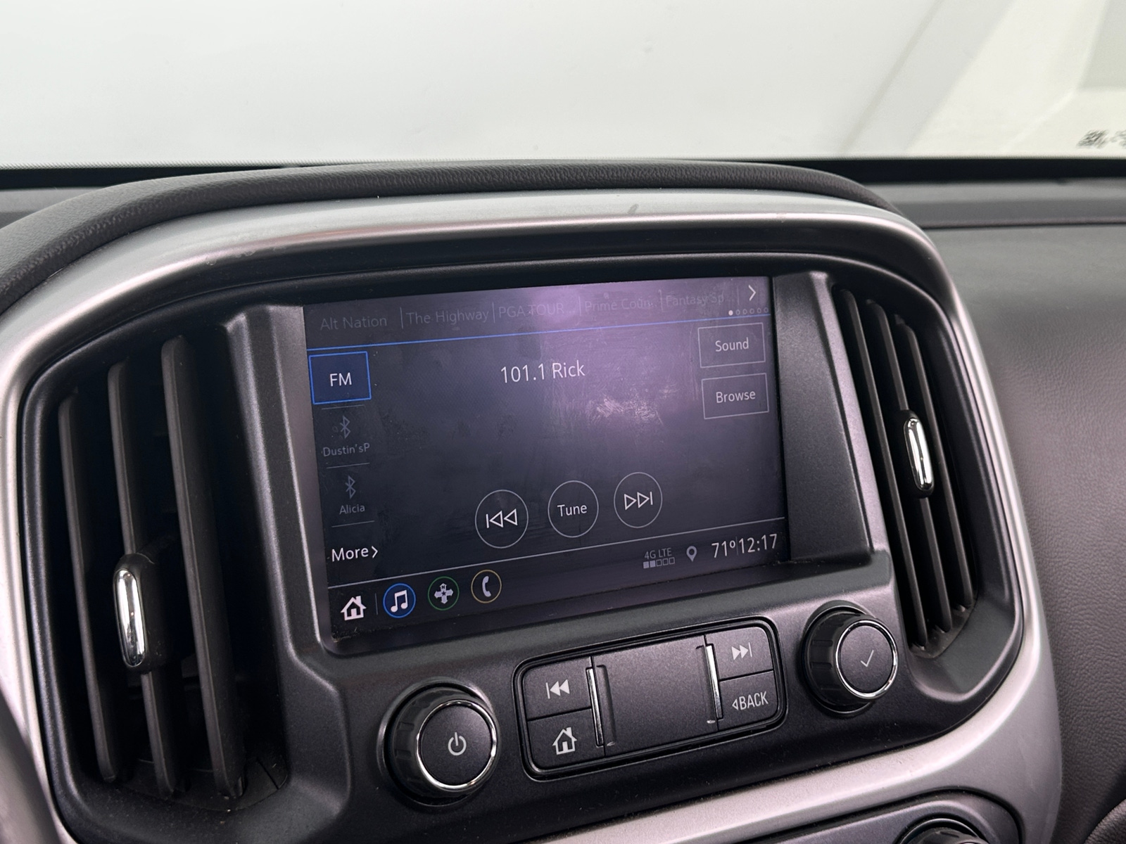 Thumbnail: 2022 Chevrolet Colorado - 4