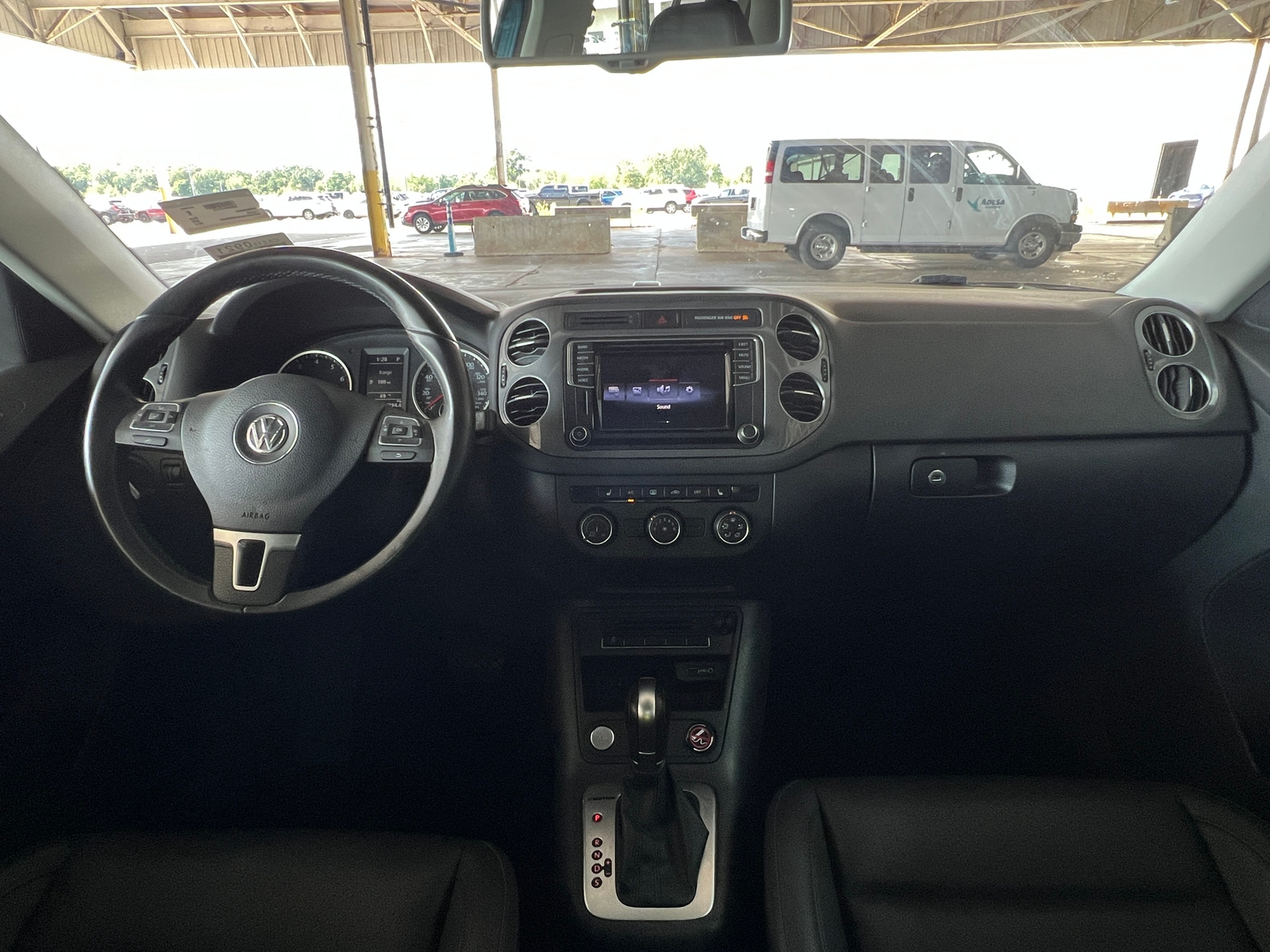 Thumbnail: 2017 Volkswagen Tiguan - 3