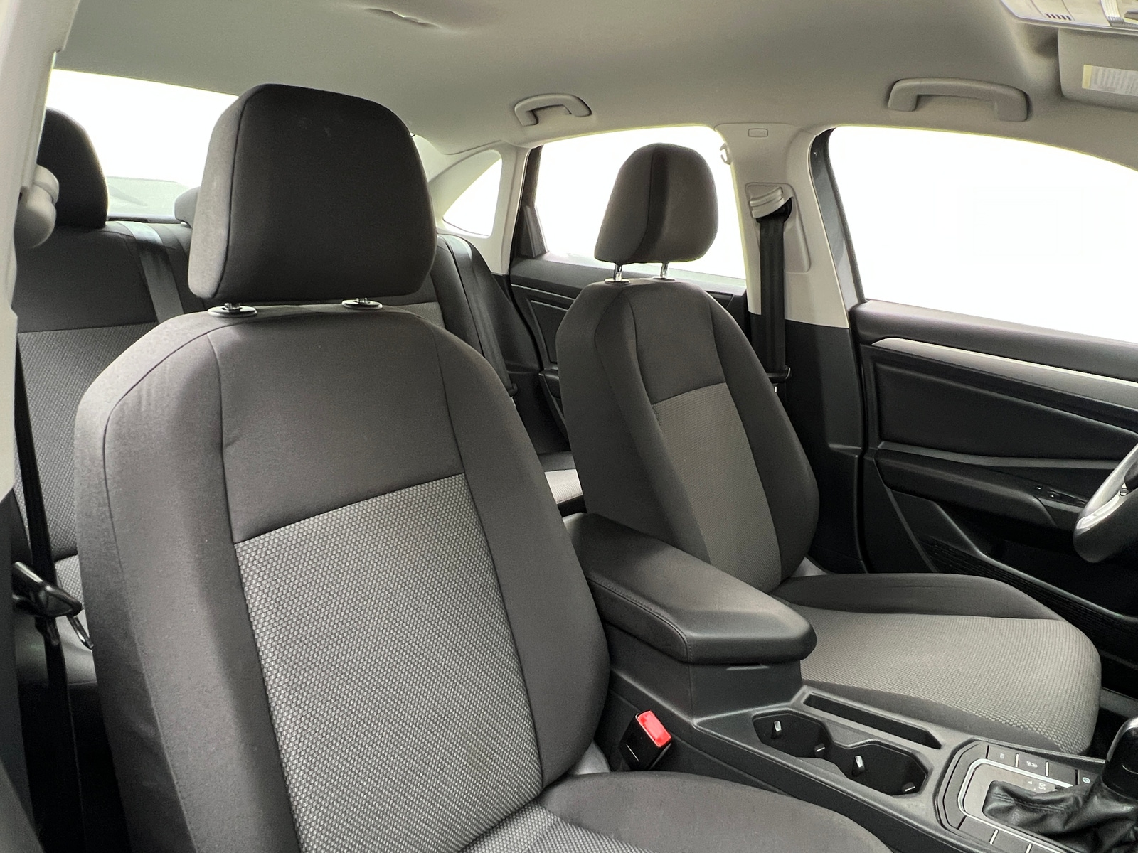 Thumbnail: 2019 Volkswagen Jetta - 2
