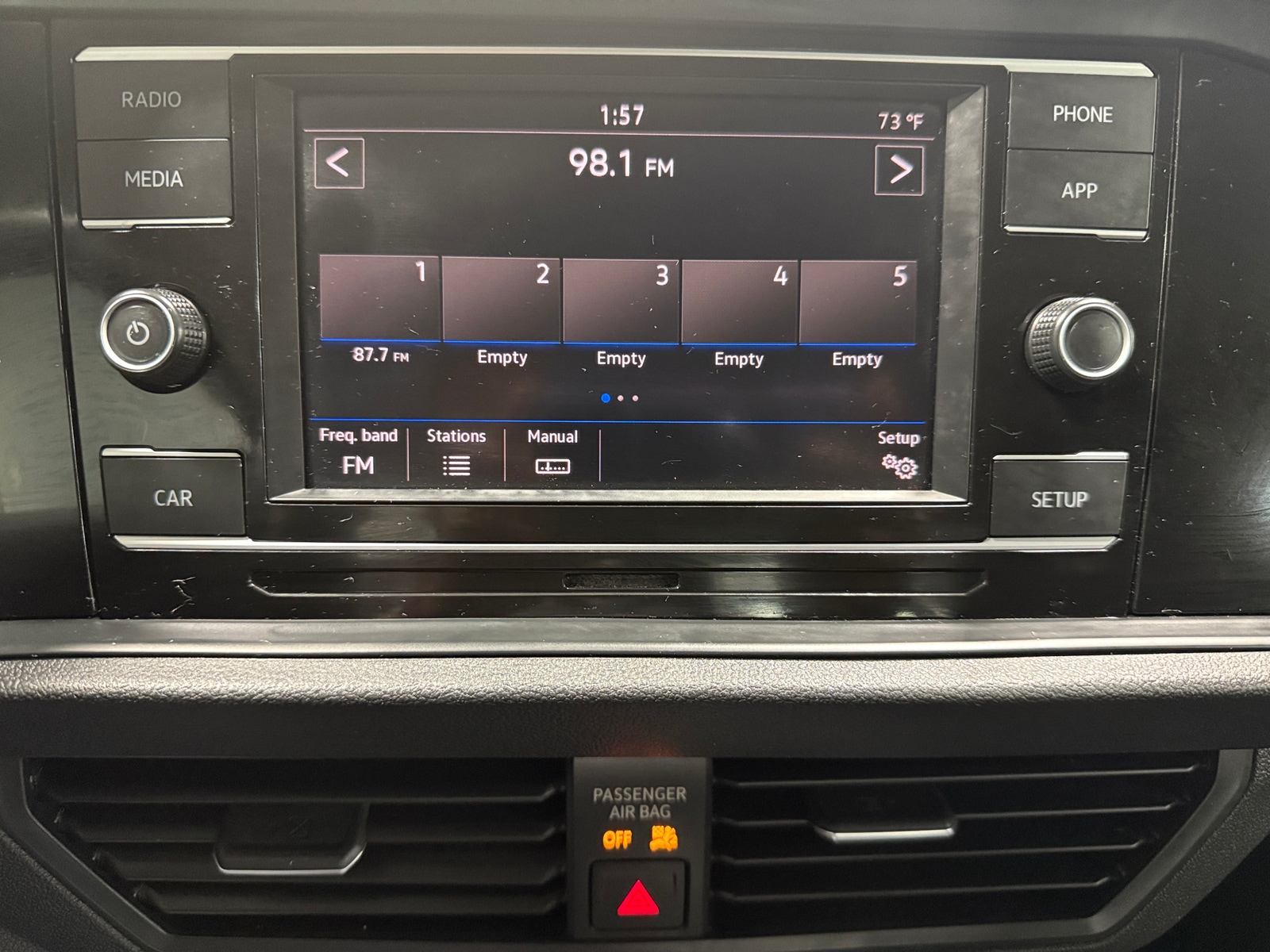 Thumbnail: 2019 Volkswagen Jetta - 4