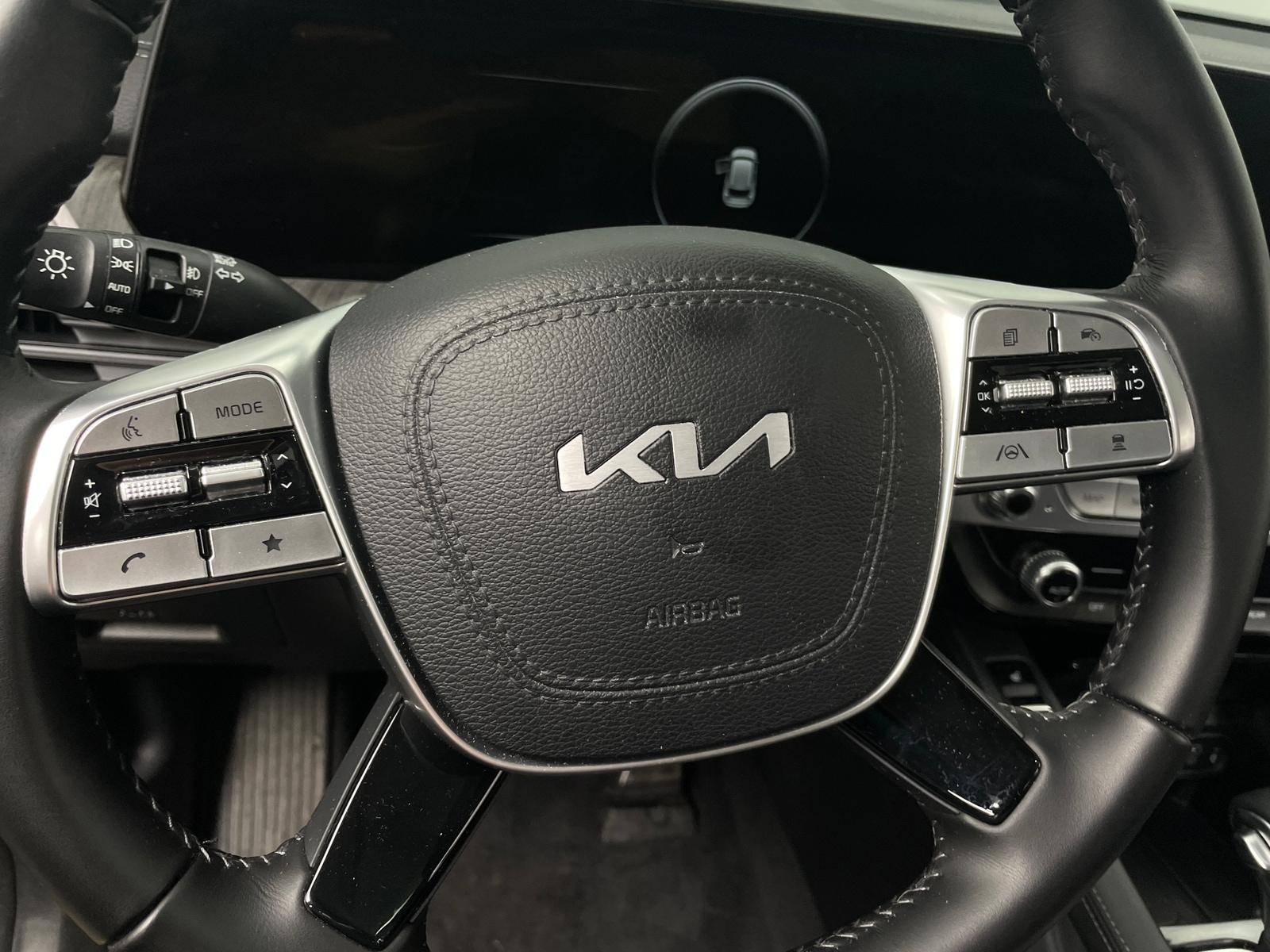 Thumbnail: 2023 Kia Telluride - 4