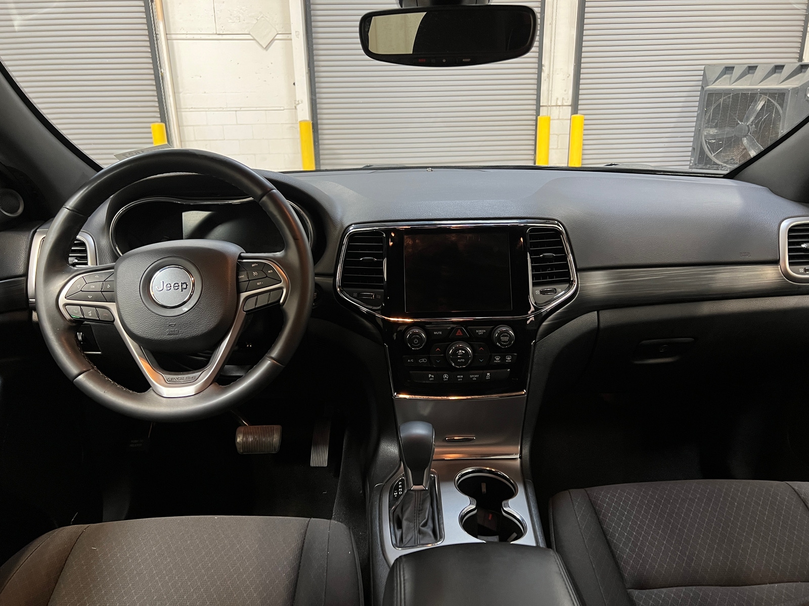 Thumbnail: 2019 Jeep Grand Cherokee - 3