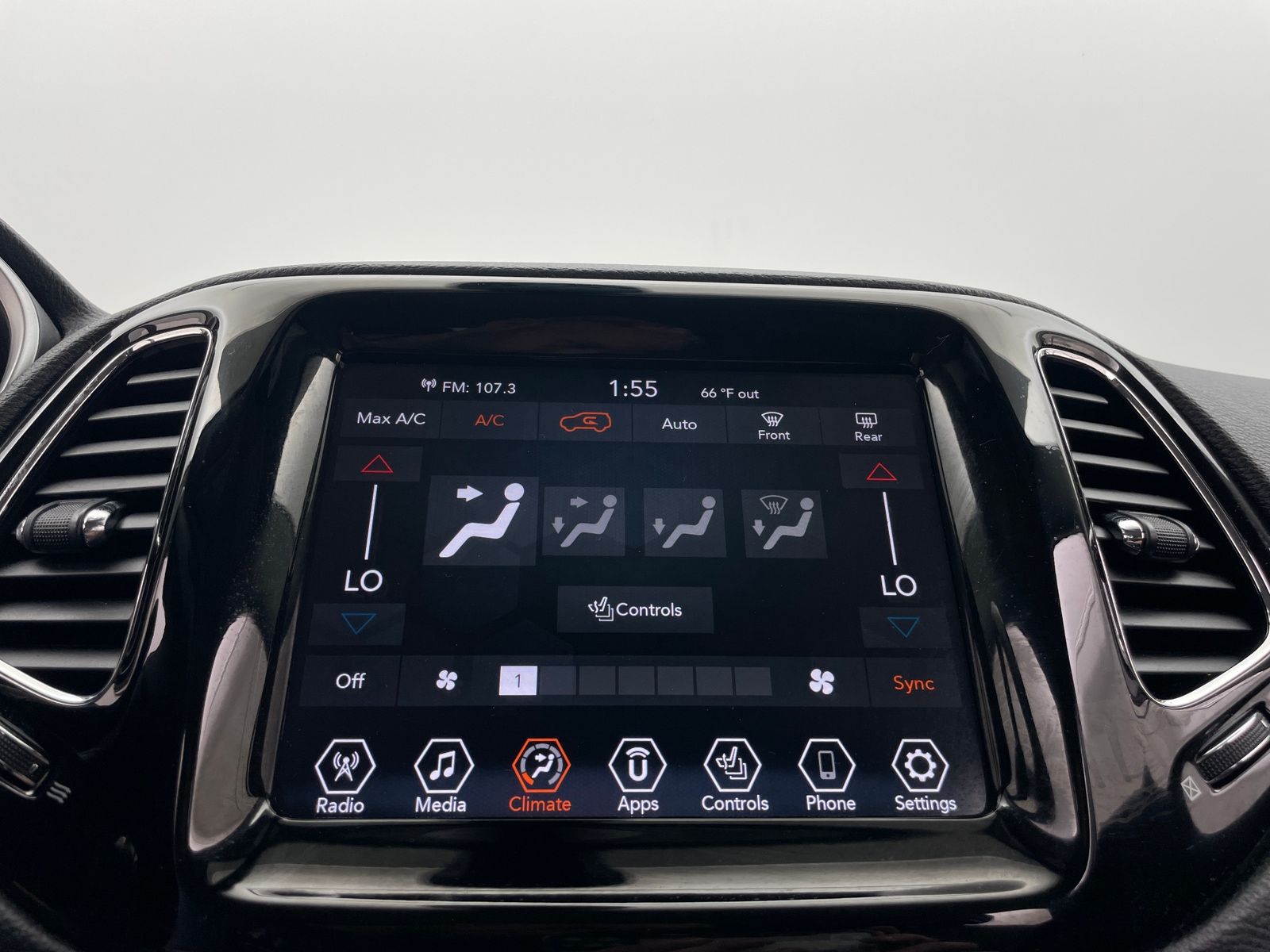 Thumbnail: 2019 Jeep Compass - 3