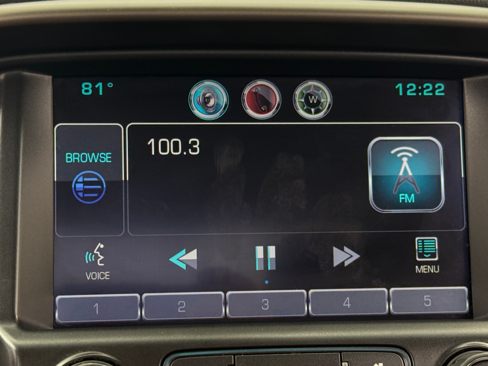 Thumbnail: 2015 Chevrolet Colorado - 3