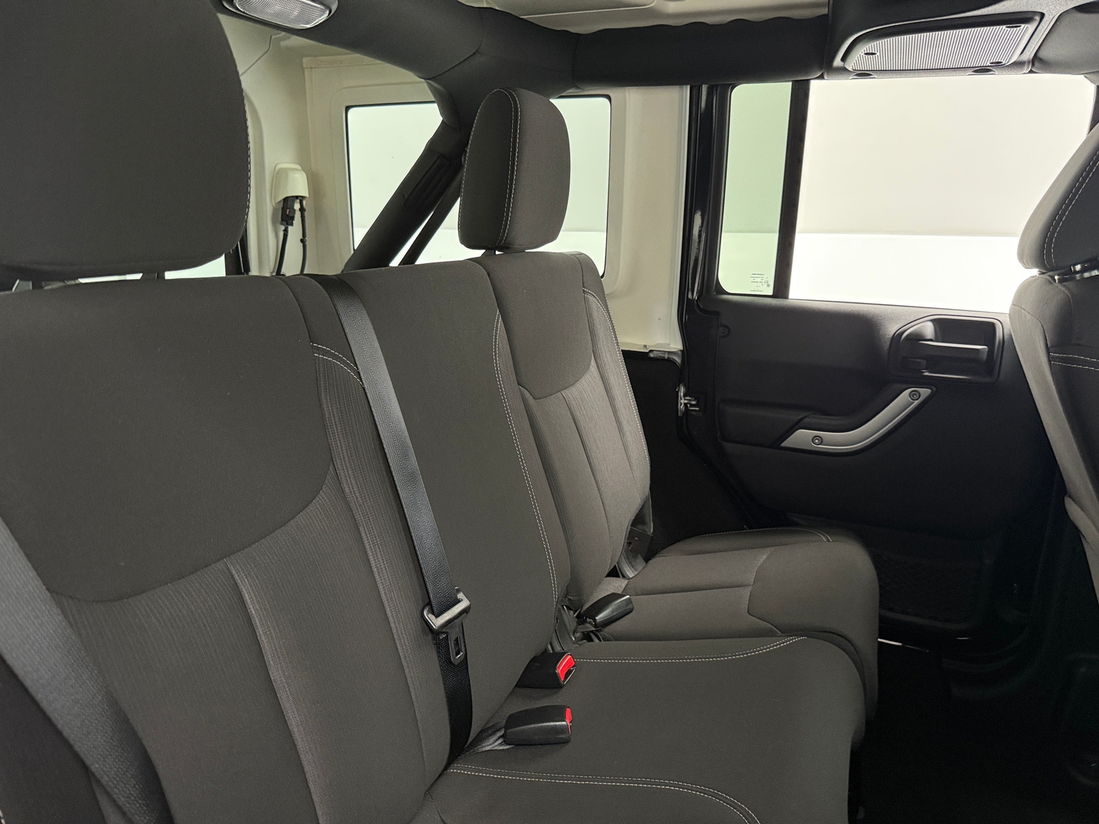 Thumbnail: 2016 Jeep Wrangler - 6