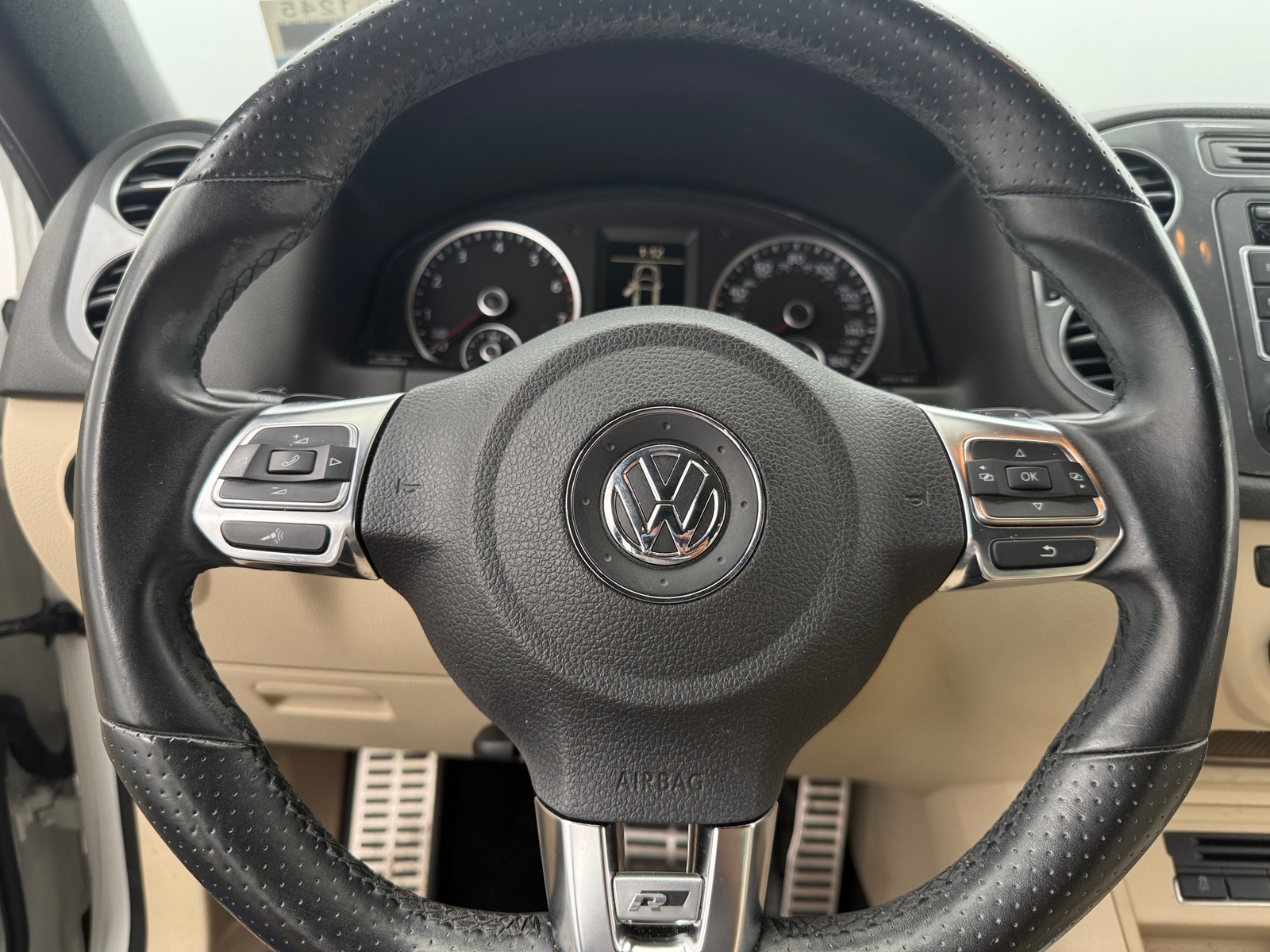 Thumbnail: 2014 Volkswagen Tiguan - 5