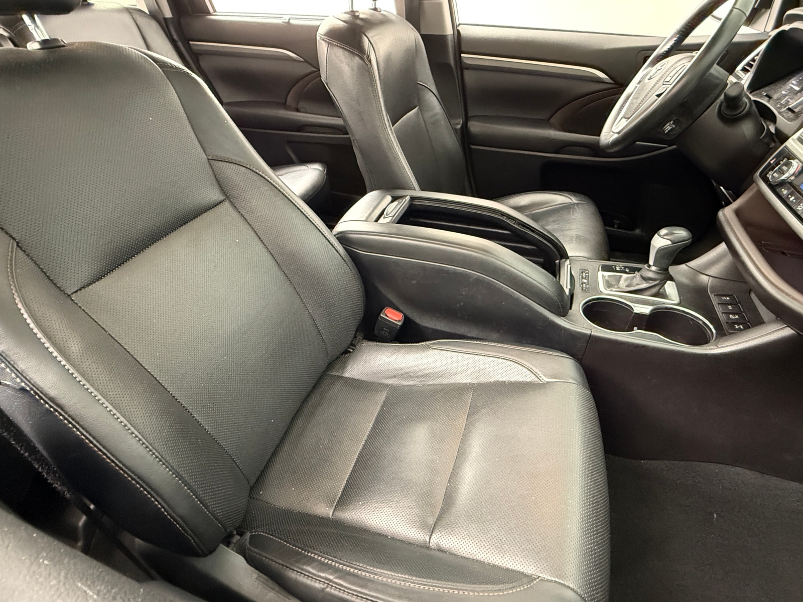 Thumbnail: 2018 Toyota Highlander - 2