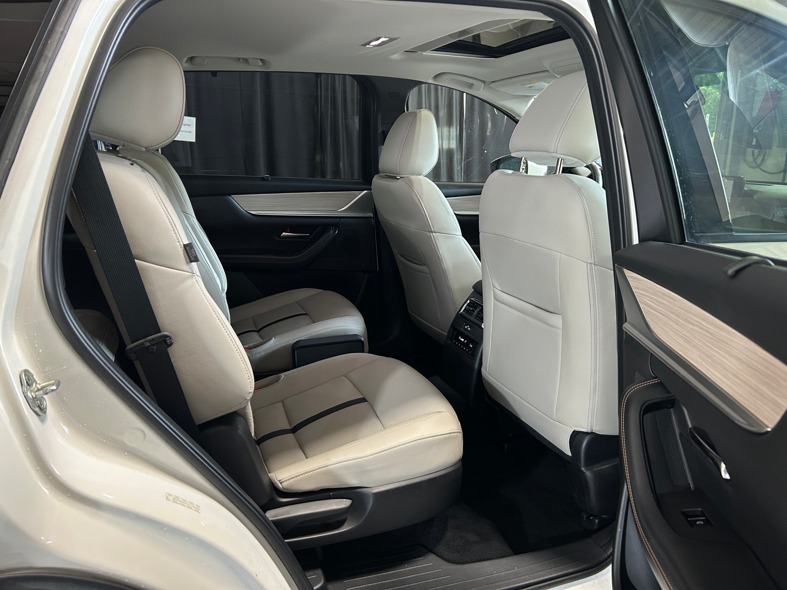 Thumbnail: 2024 Mazda CX-90 - 5
