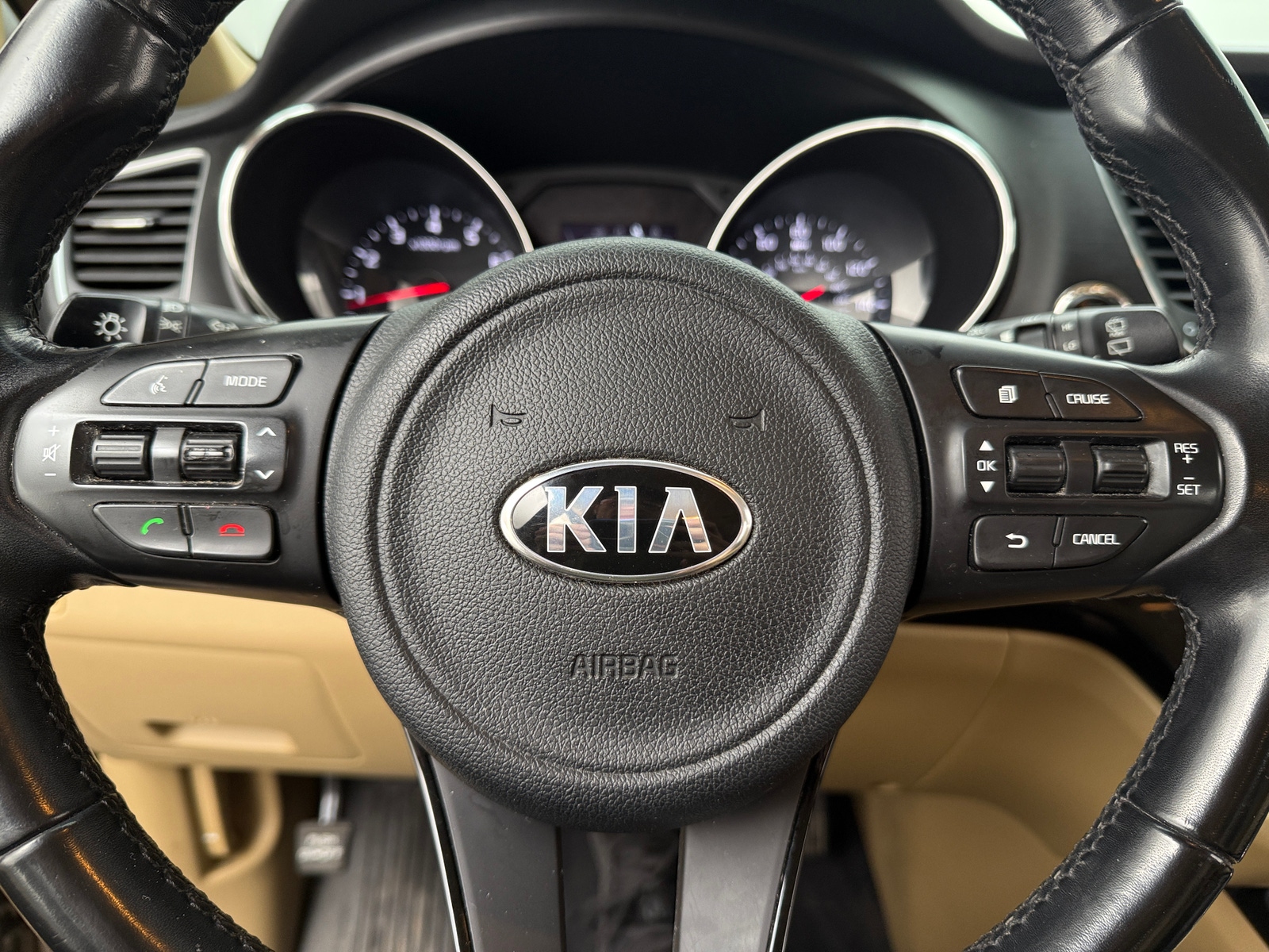 Thumbnail: 2017 Kia Sedona - 4