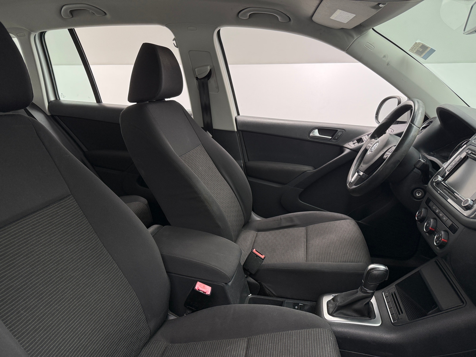Thumbnail: 2015 Volkswagen Tiguan - 2