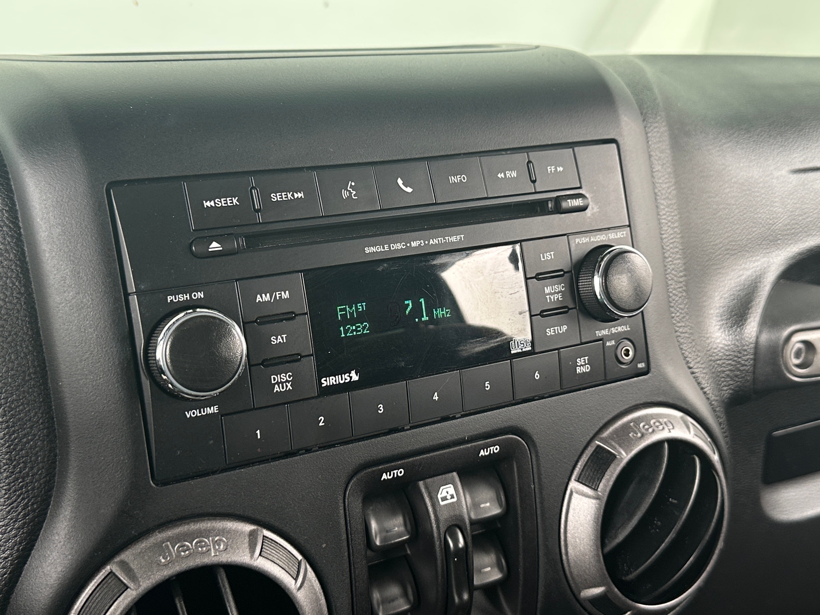 Thumbnail: 2018 Jeep Wrangler - 4