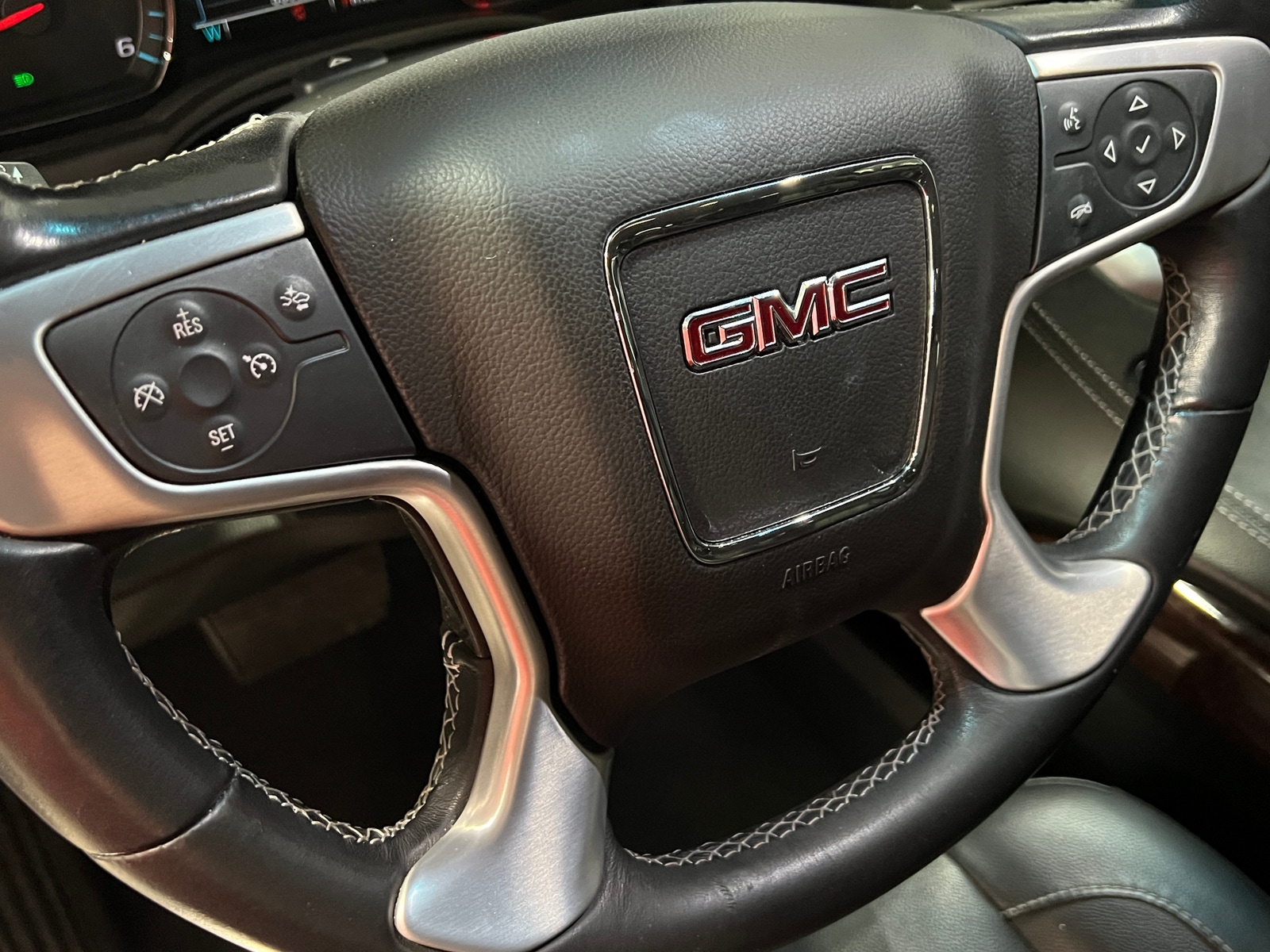 Thumbnail: 2019 GMC Yukon - 4