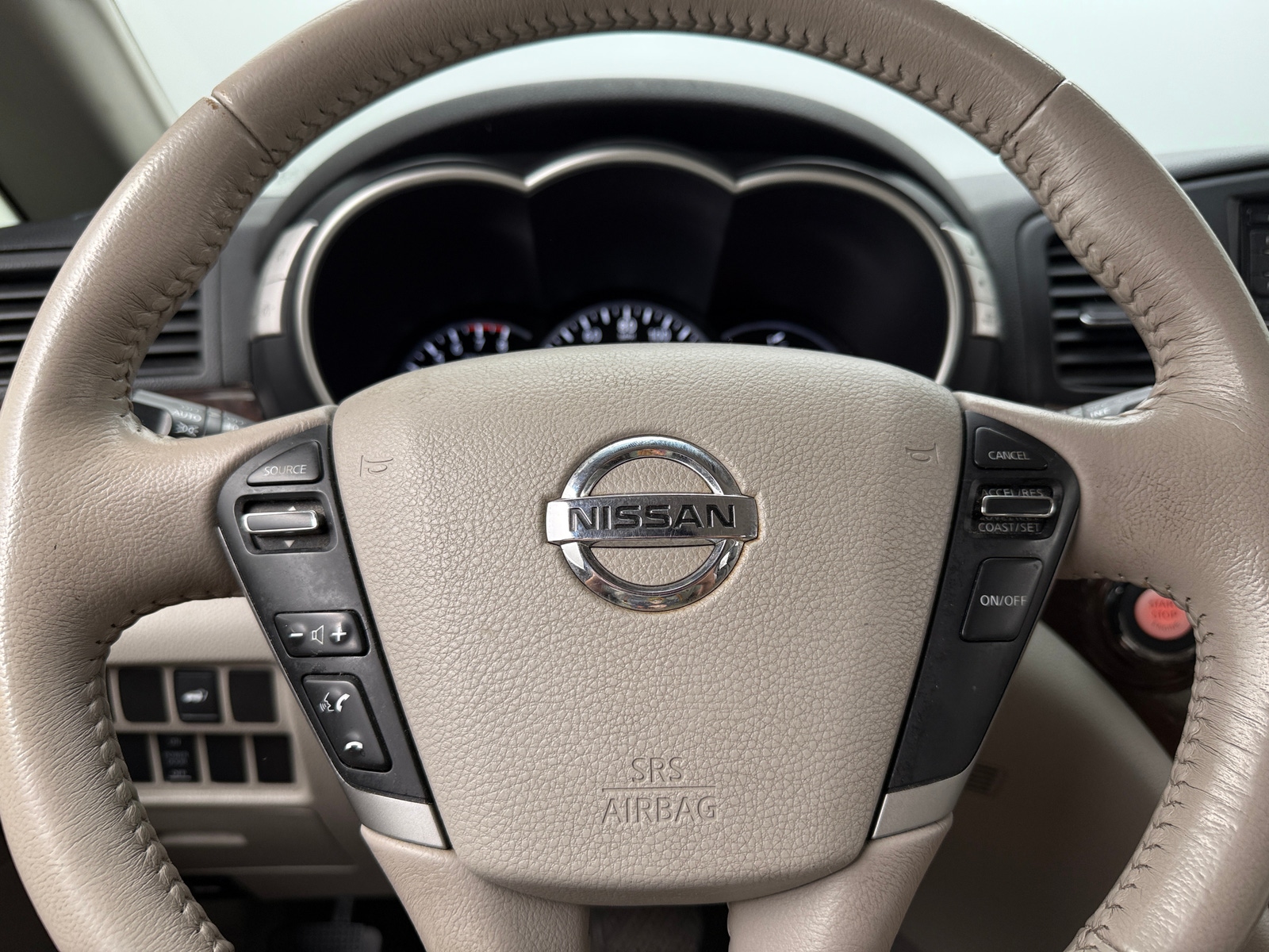 Thumbnail: 2015 Nissan Quest - 4
