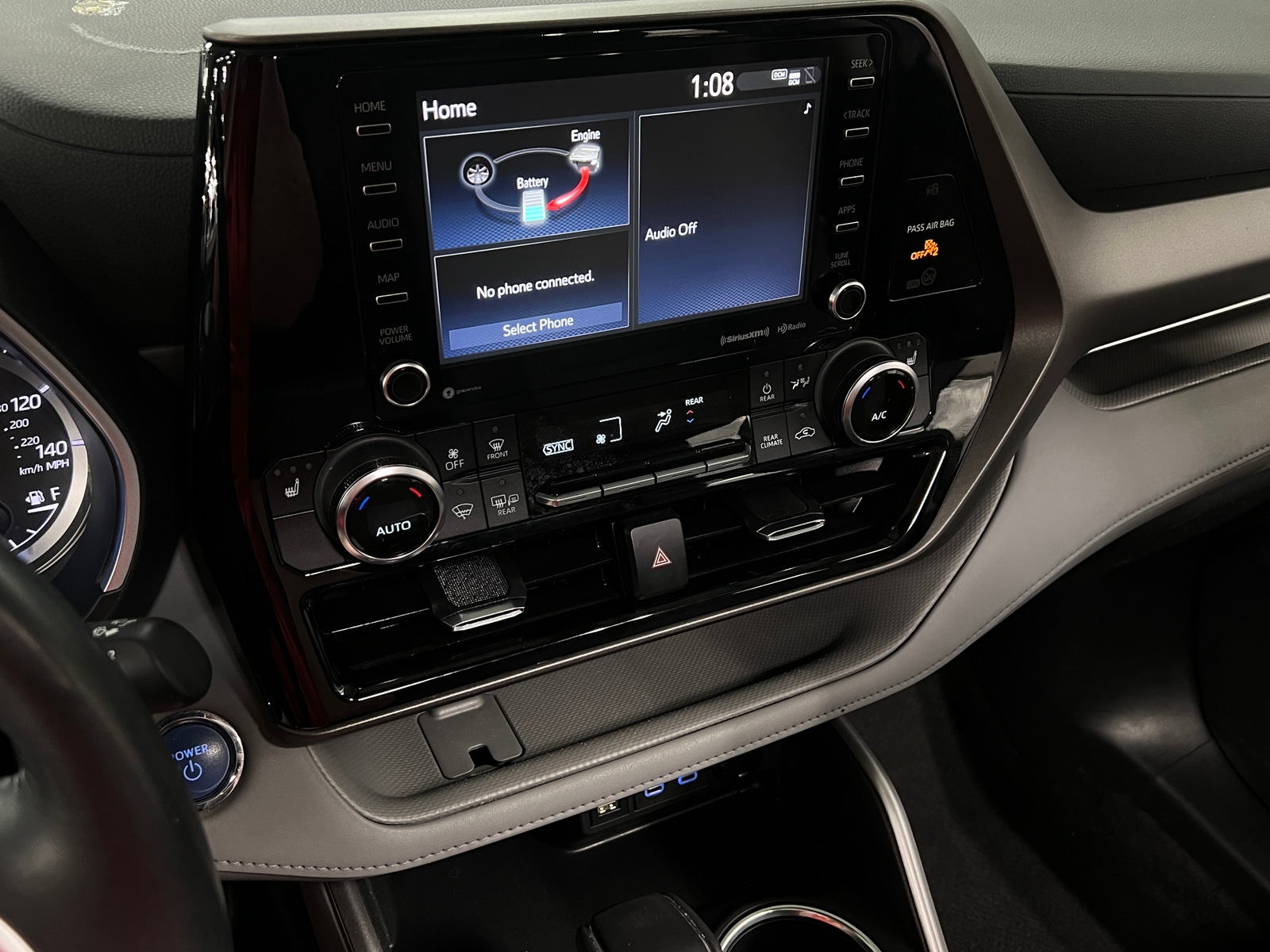 Thumbnail: 2022 Toyota Highlander - 3