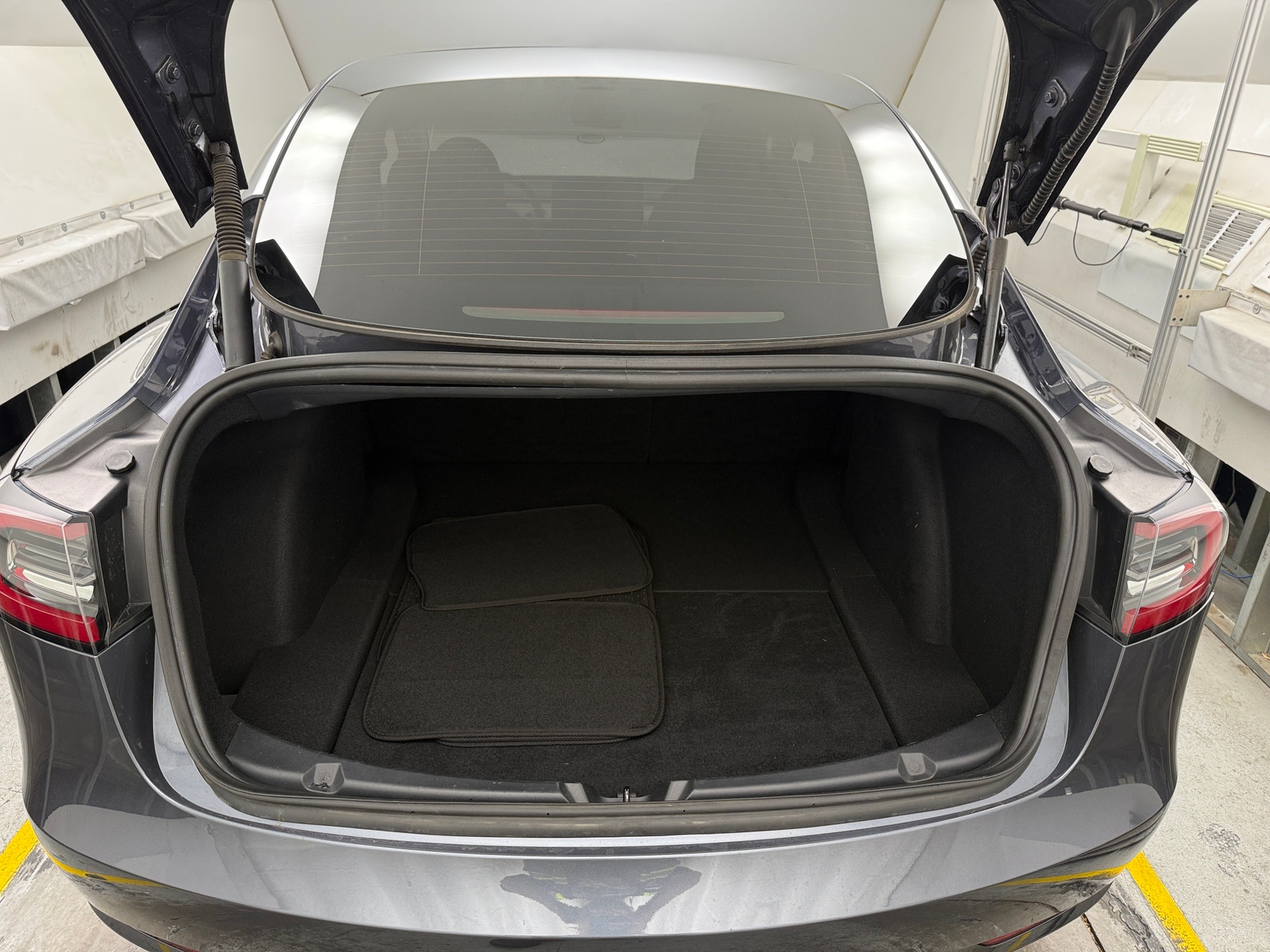 Thumbnail: 2023 Tesla Model 3 - 6
