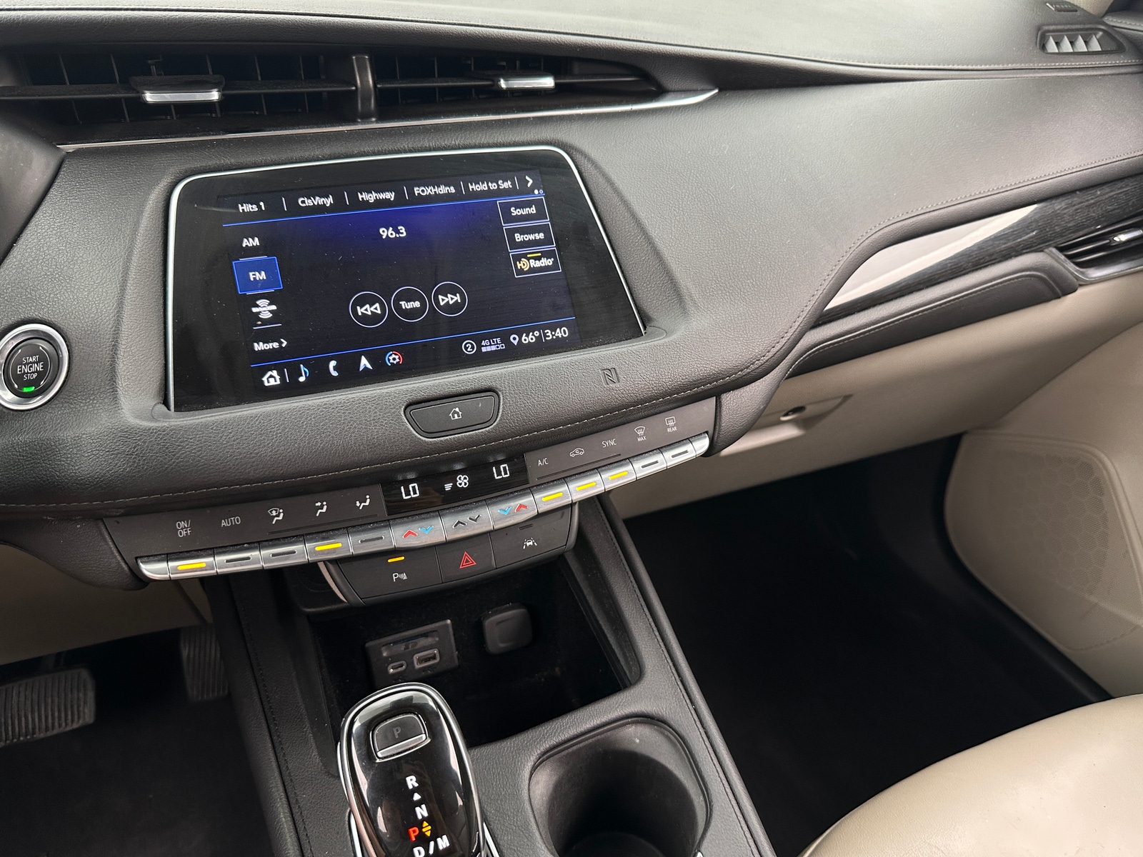 Thumbnail: 2020 Cadillac XT4 - 3