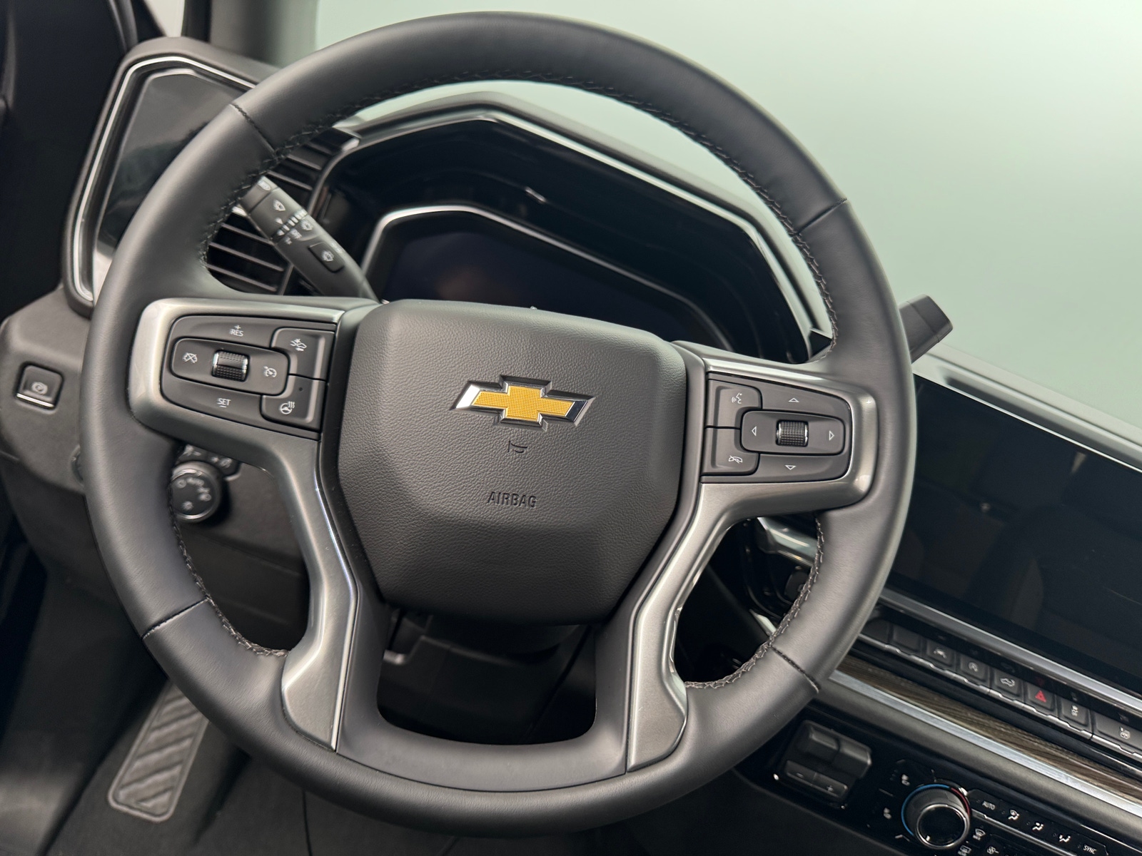 Thumbnail: 2025 Chevrolet Silverado 1500 - 5