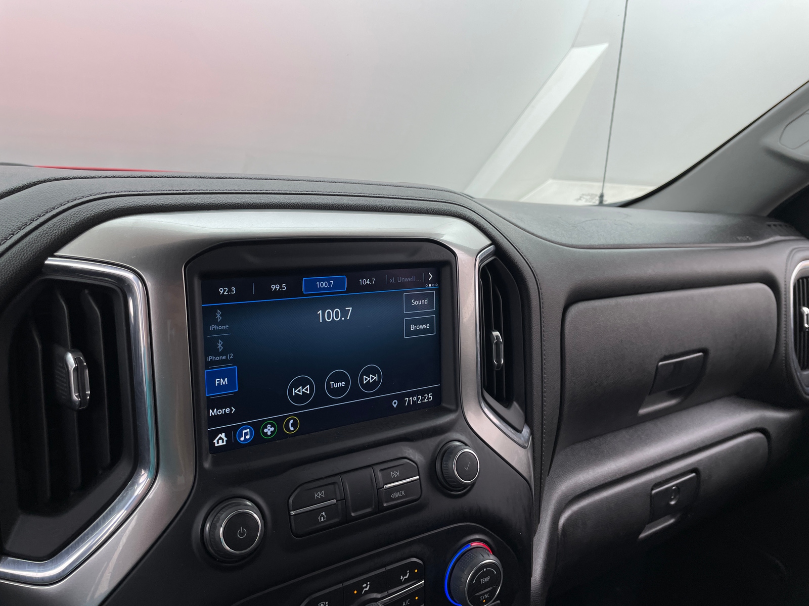 Thumbnail: 2021 Chevrolet Silverado 1500 - 4